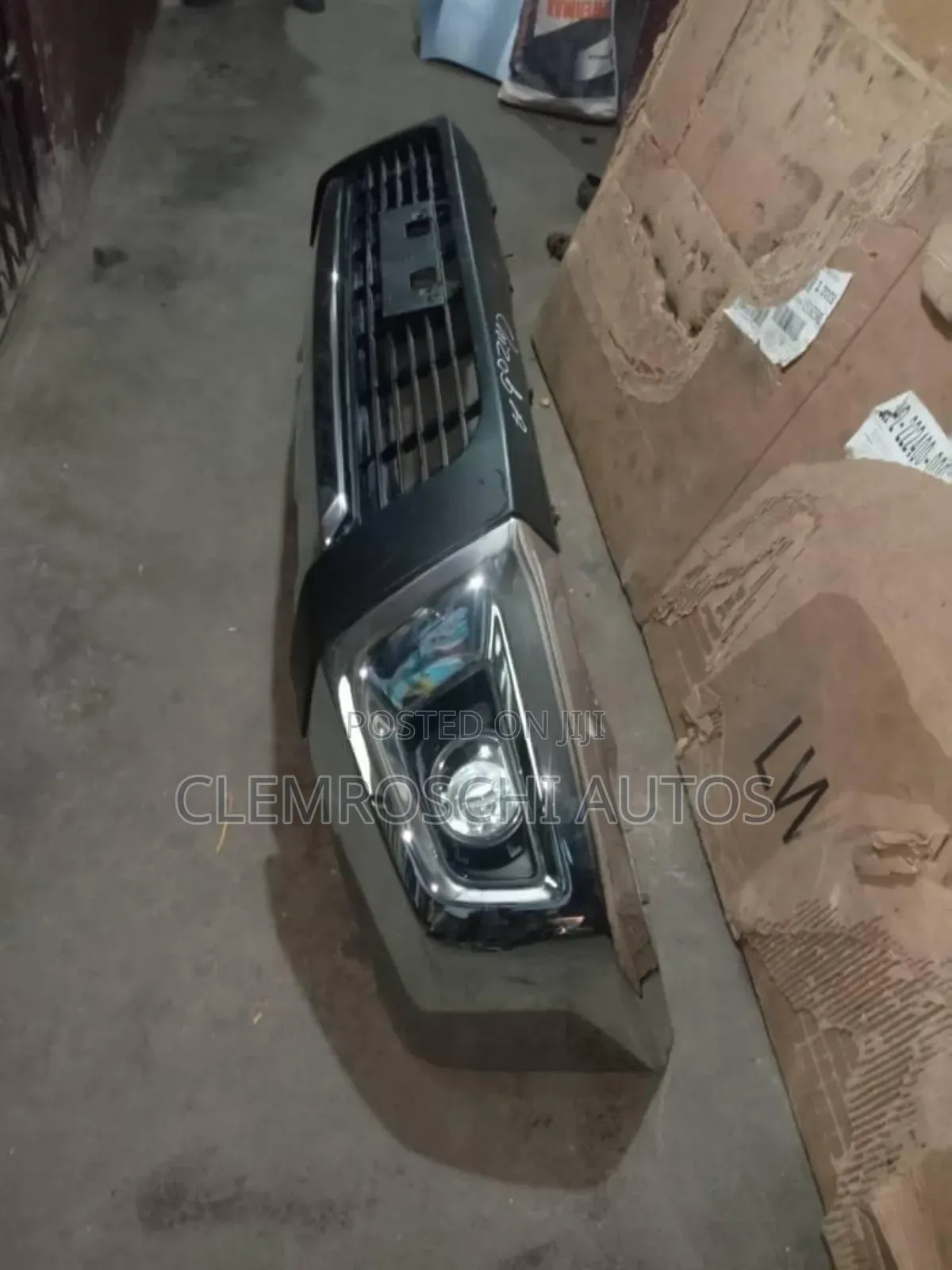 High Quality Certified Complete Front Iron Bumper Hilux 2018