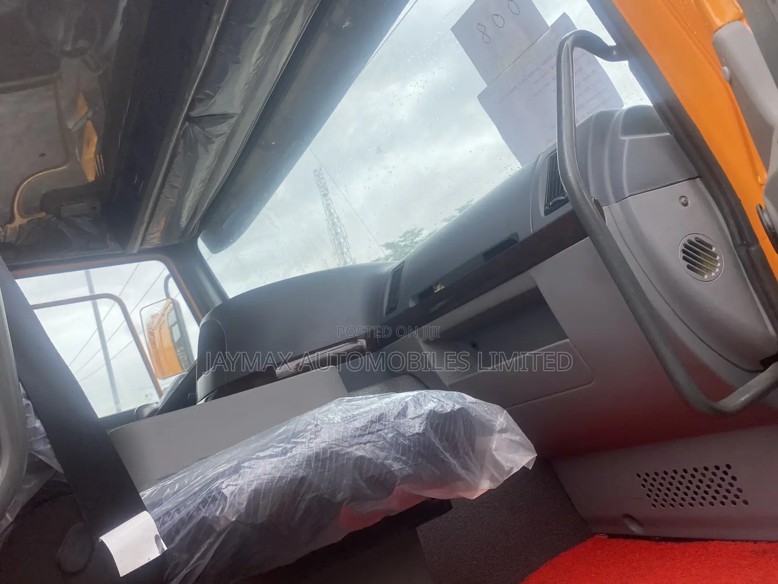 Howo 371 Tipper, Yellow