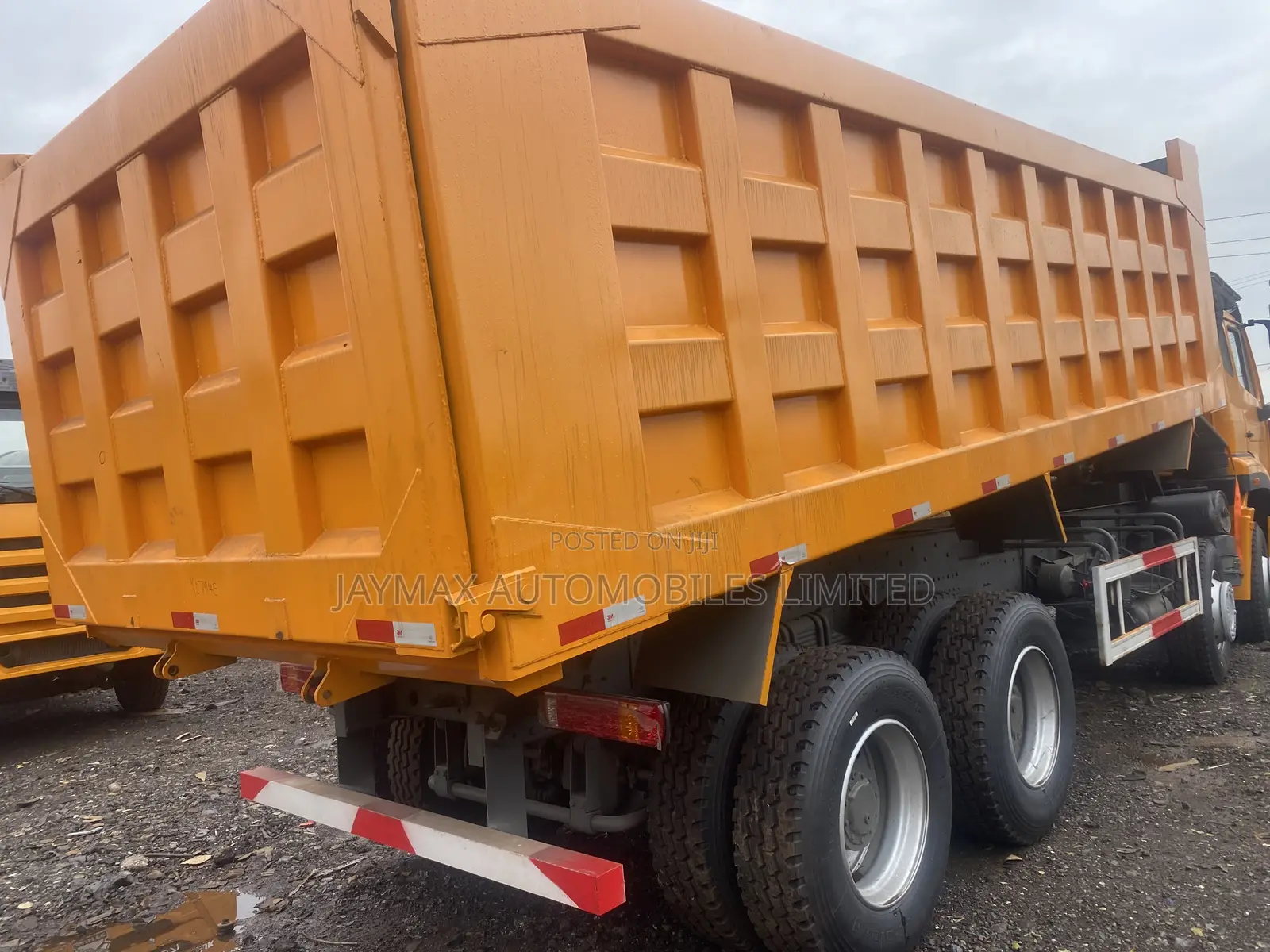 Covid-19 Howo 371 12 Tyres Yellow