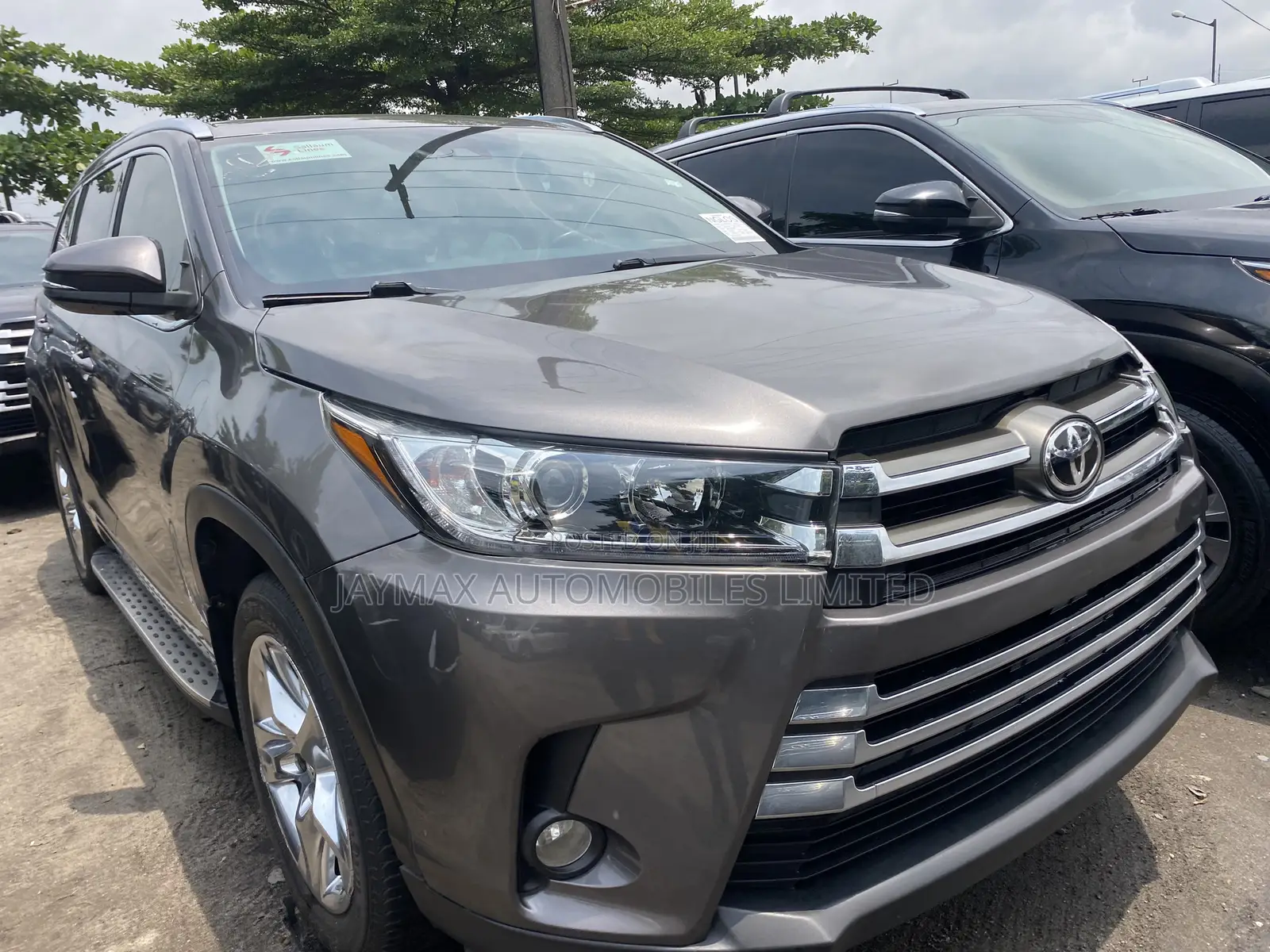Toyota Highlander 2019 Brown