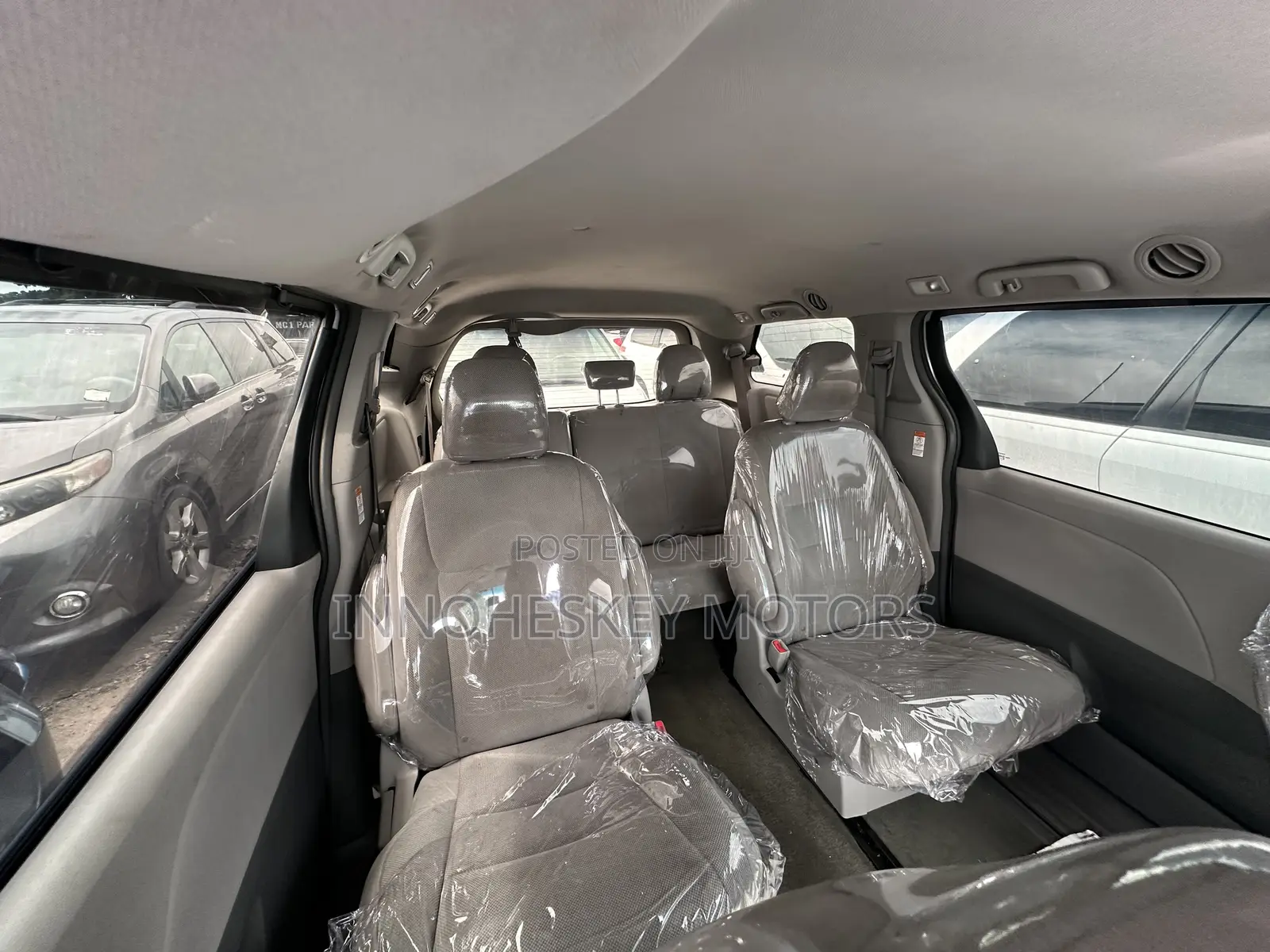 Toyota Sienna LE 7-Passenger 4dr Minivan AWD (3.5L 6cyl 6A) 2015 Silver