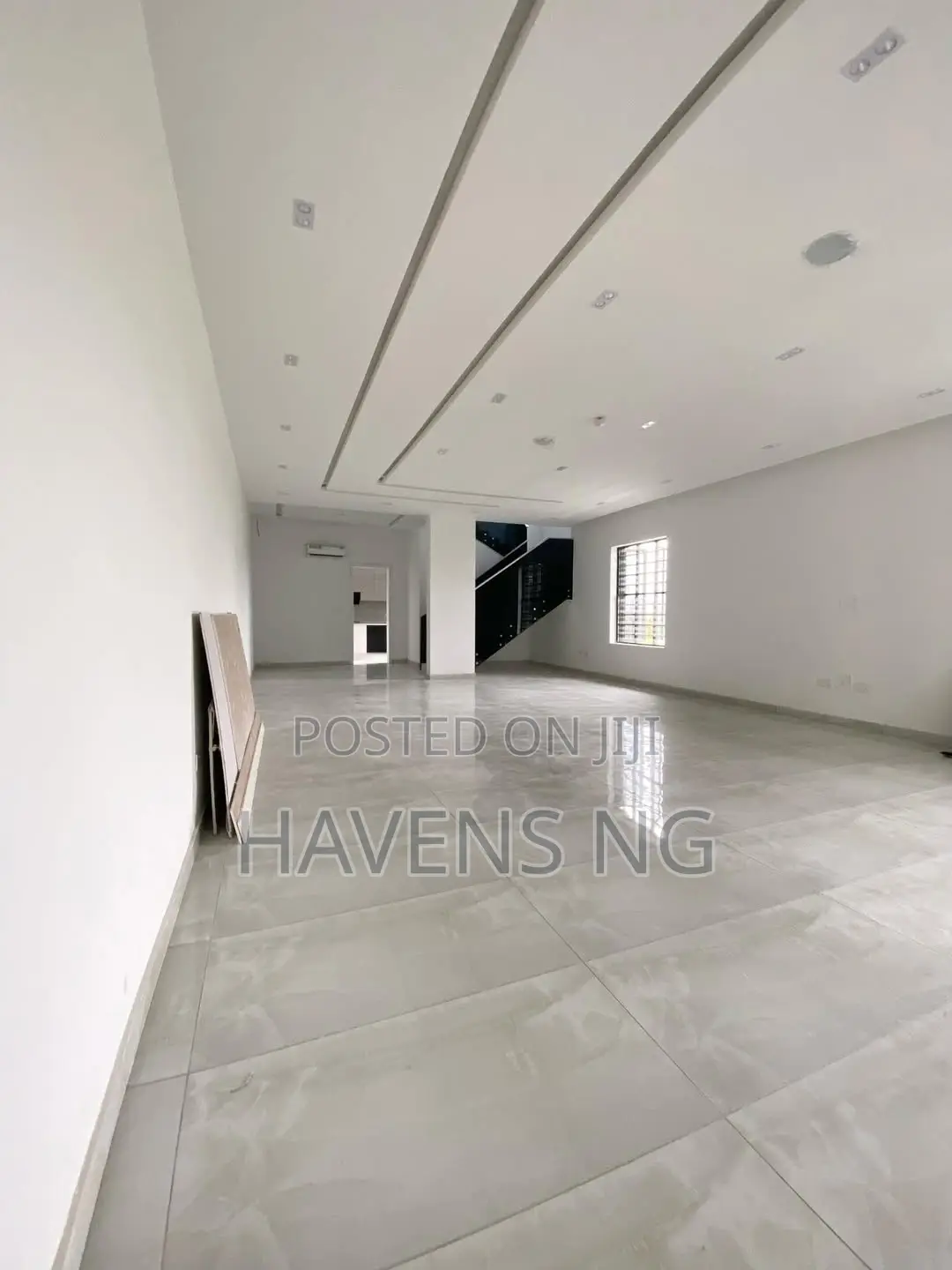 5bdrm Duplex in Ikate for sale