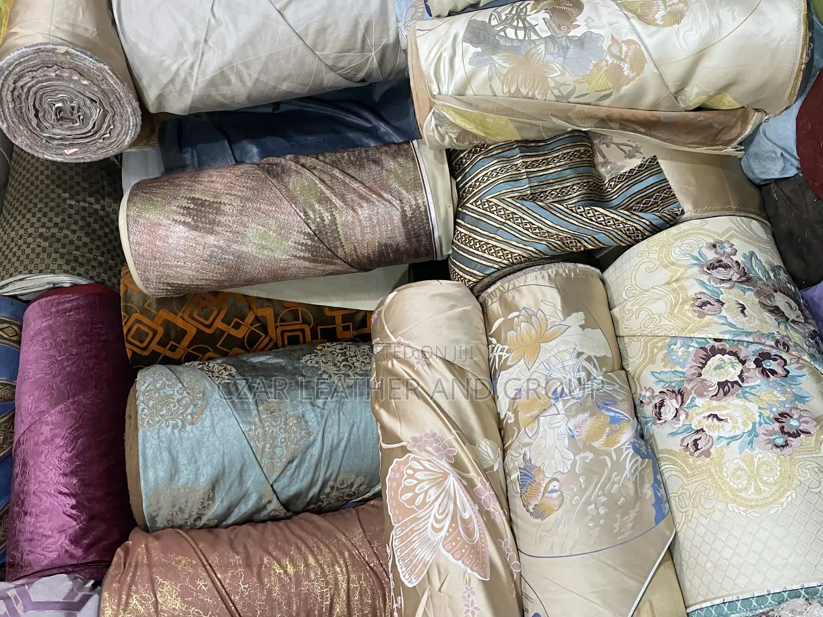 Italian Luxury Interior Decoration Upholstery Fabric and Fur