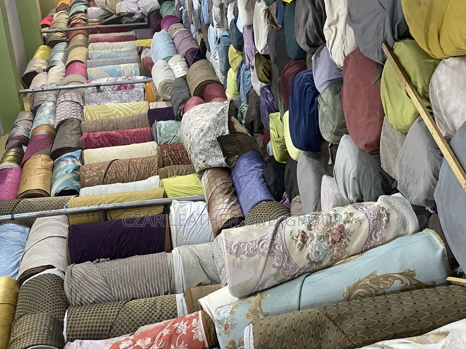 Italian Luxury Interior Decoration Upholstery Fabric and Fur
