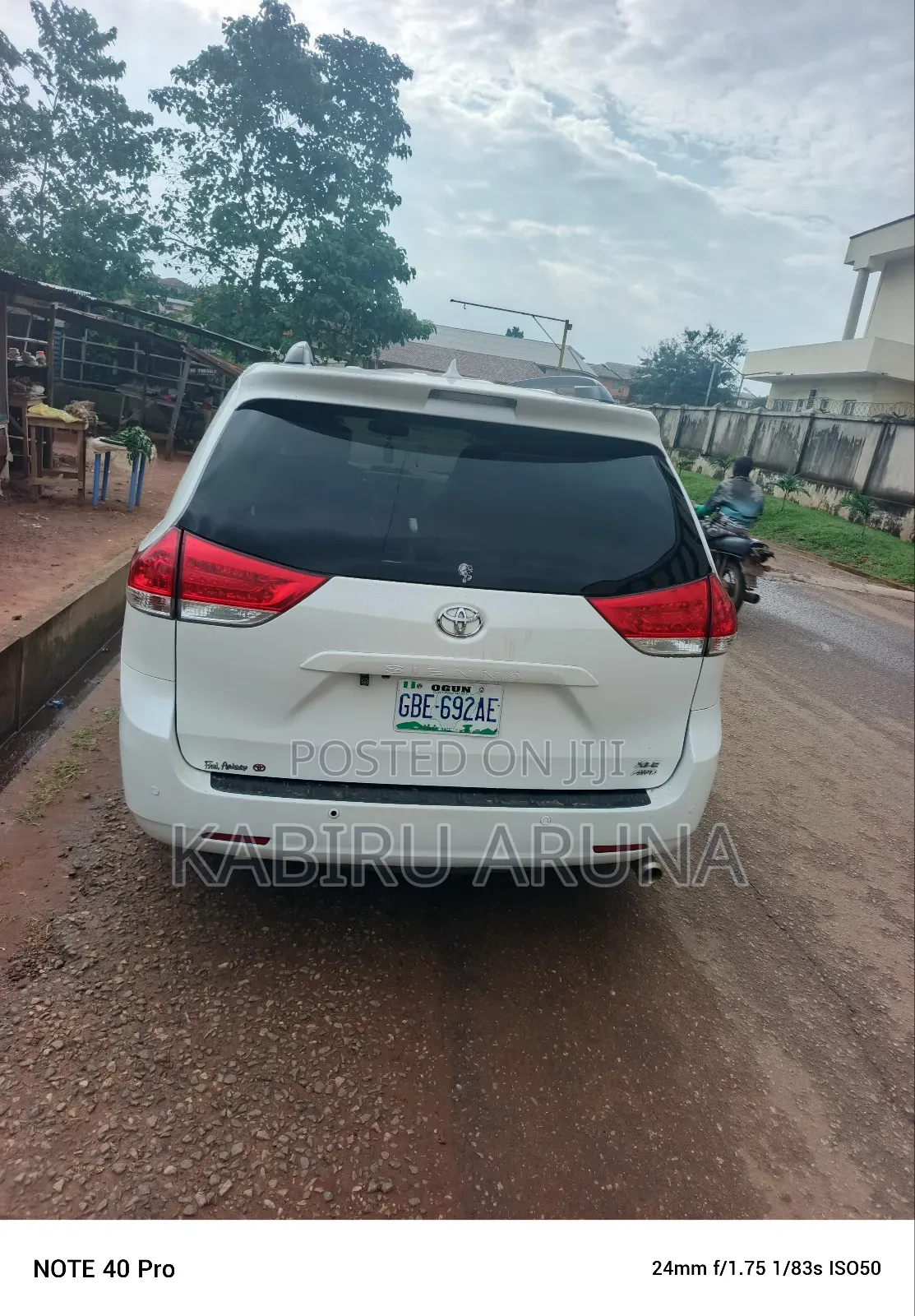 Toyota Sienna 2011 White