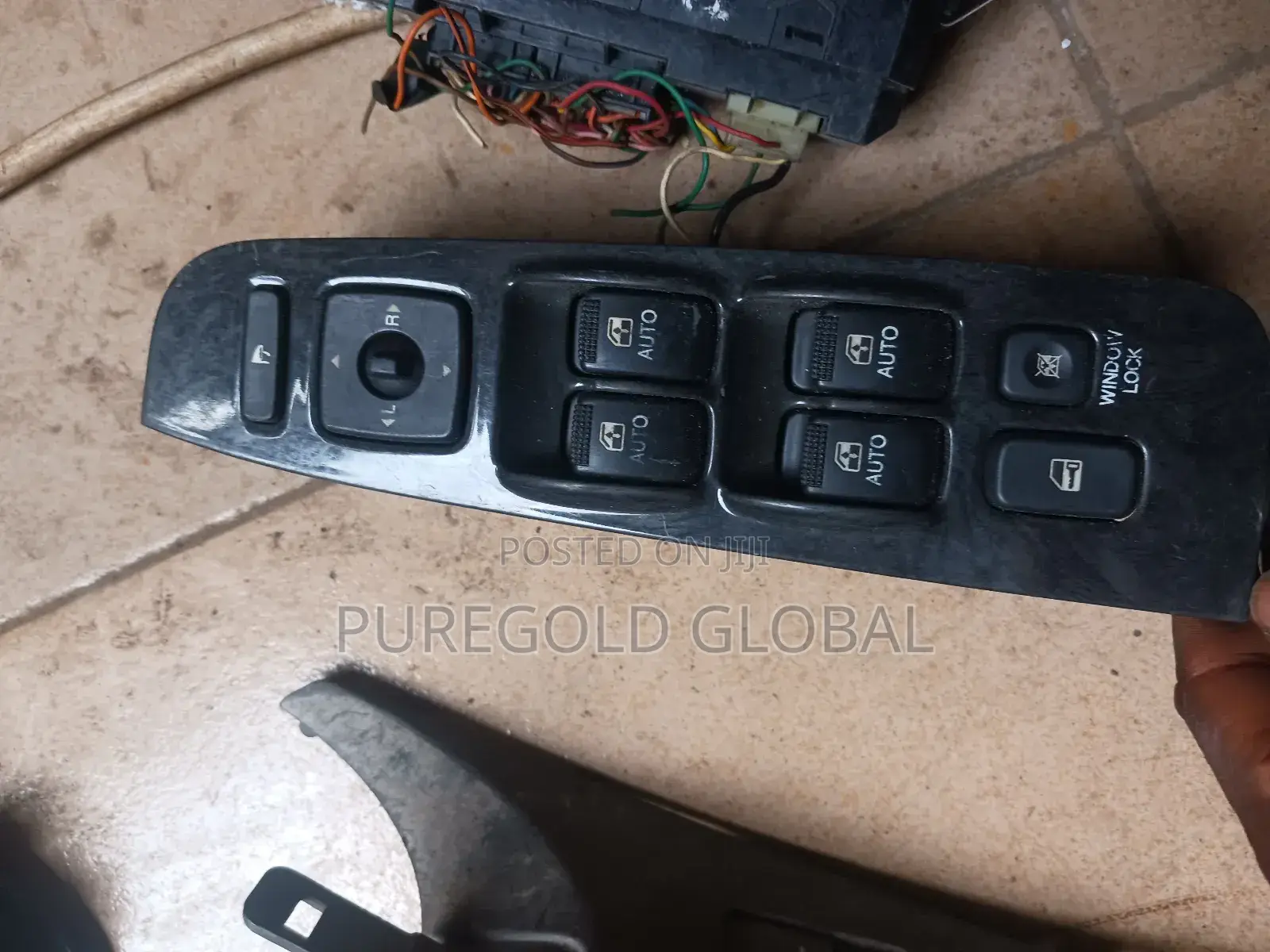 Opirus Amanti Glass Control Button