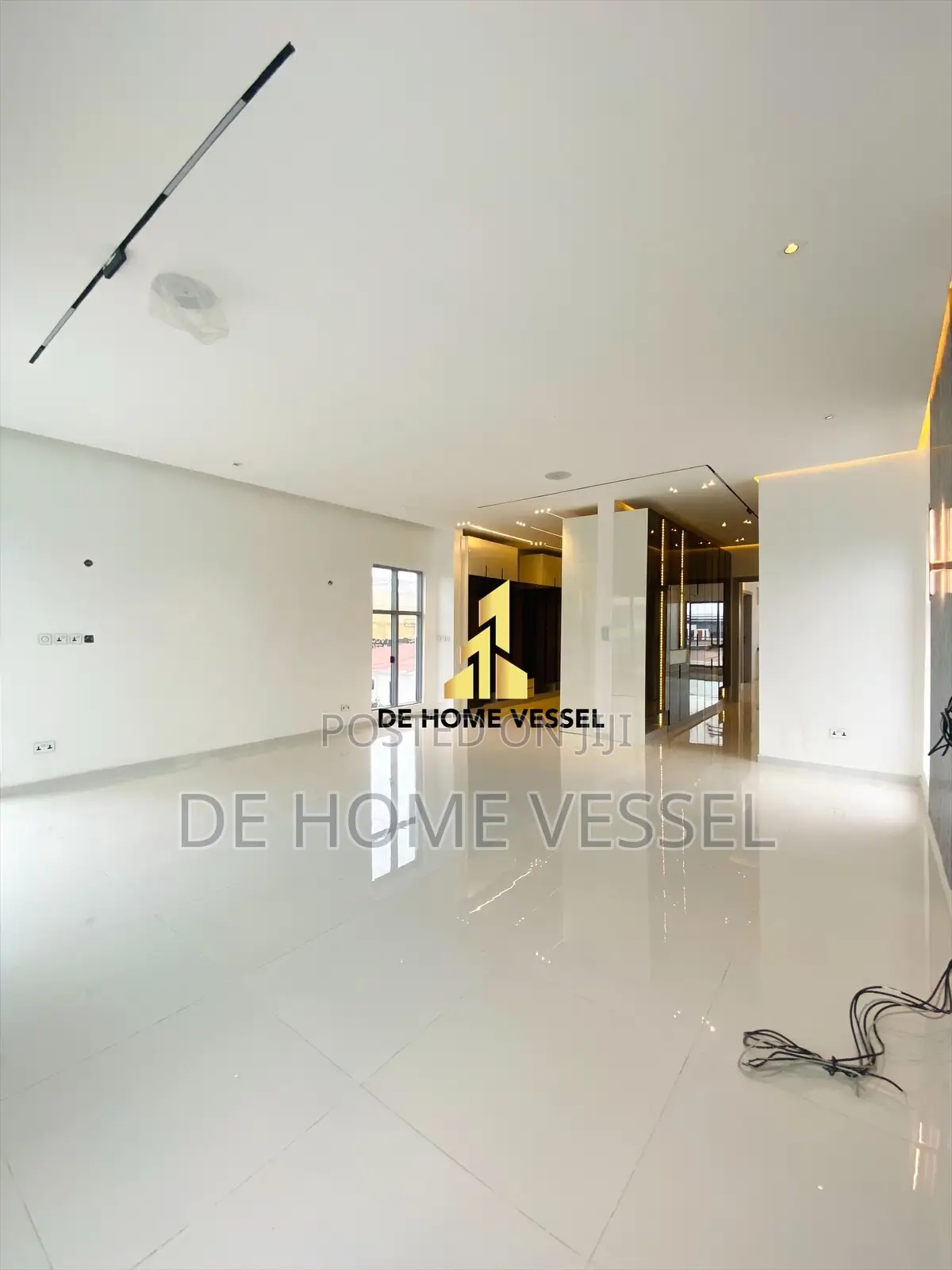 5bdrm Duplex in Osapa london for sale