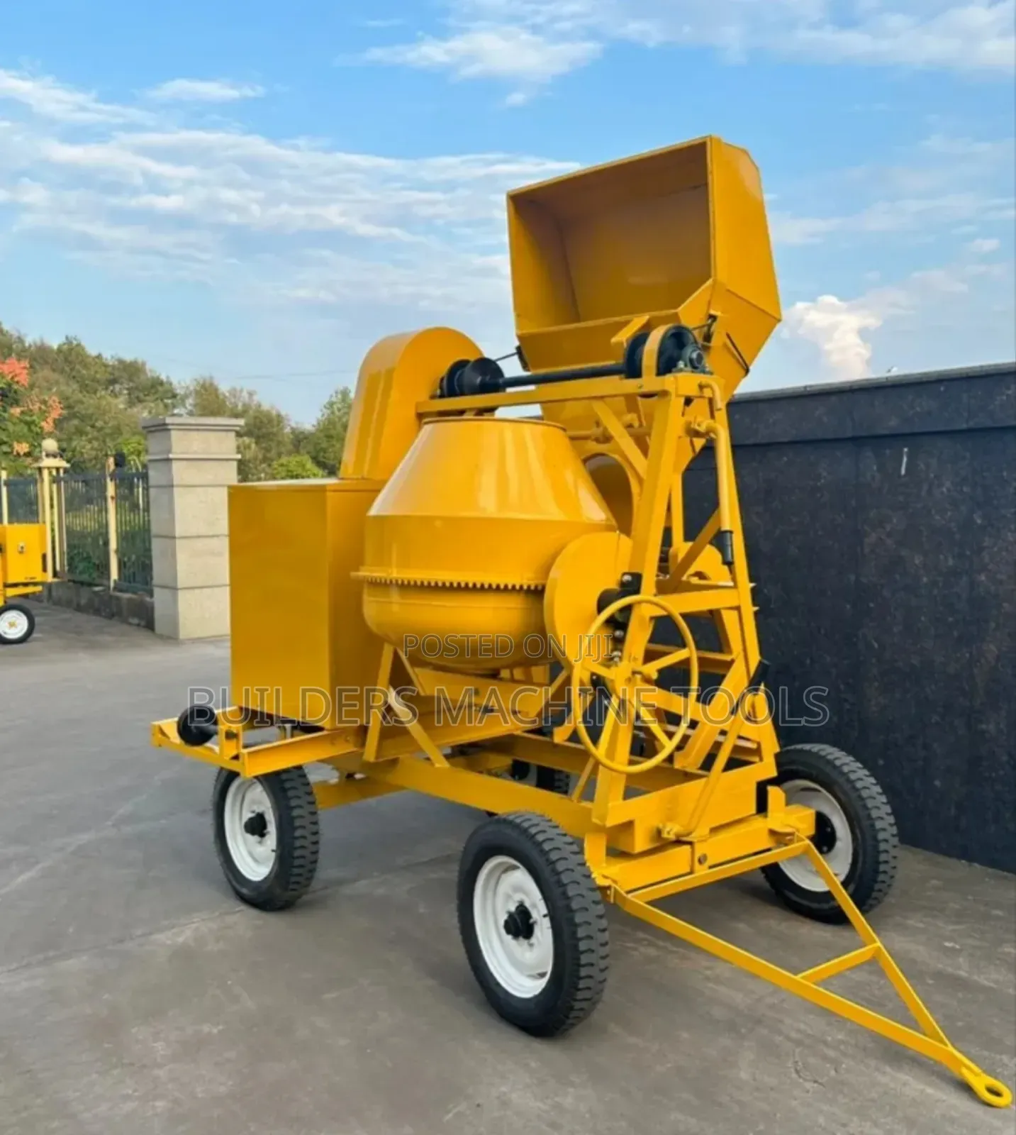 Portable Concrete Mixer With Lifting Hoist