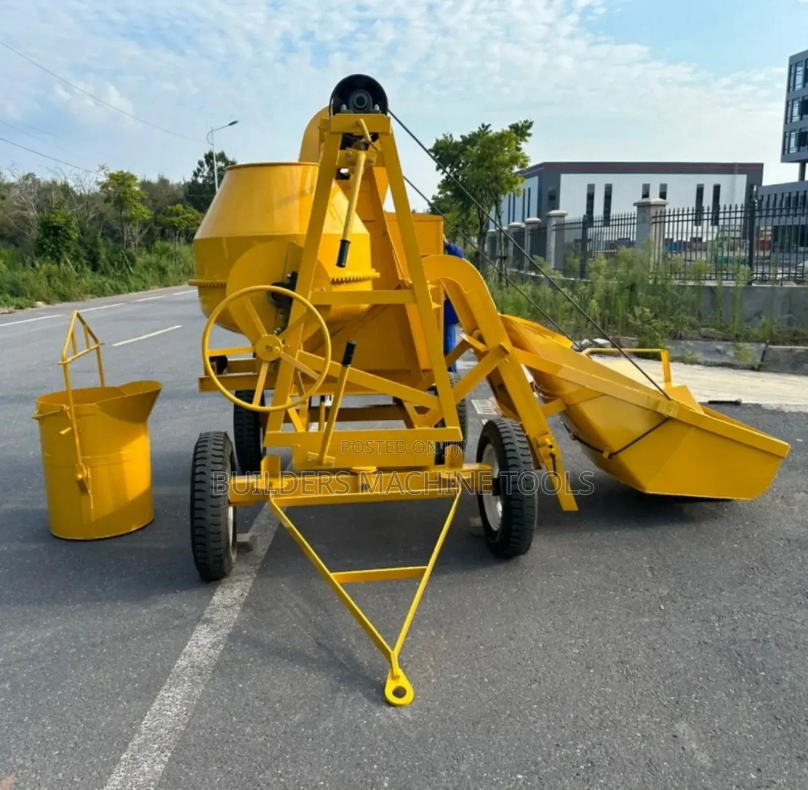 Concrete Mixer With Mechanical Hoist