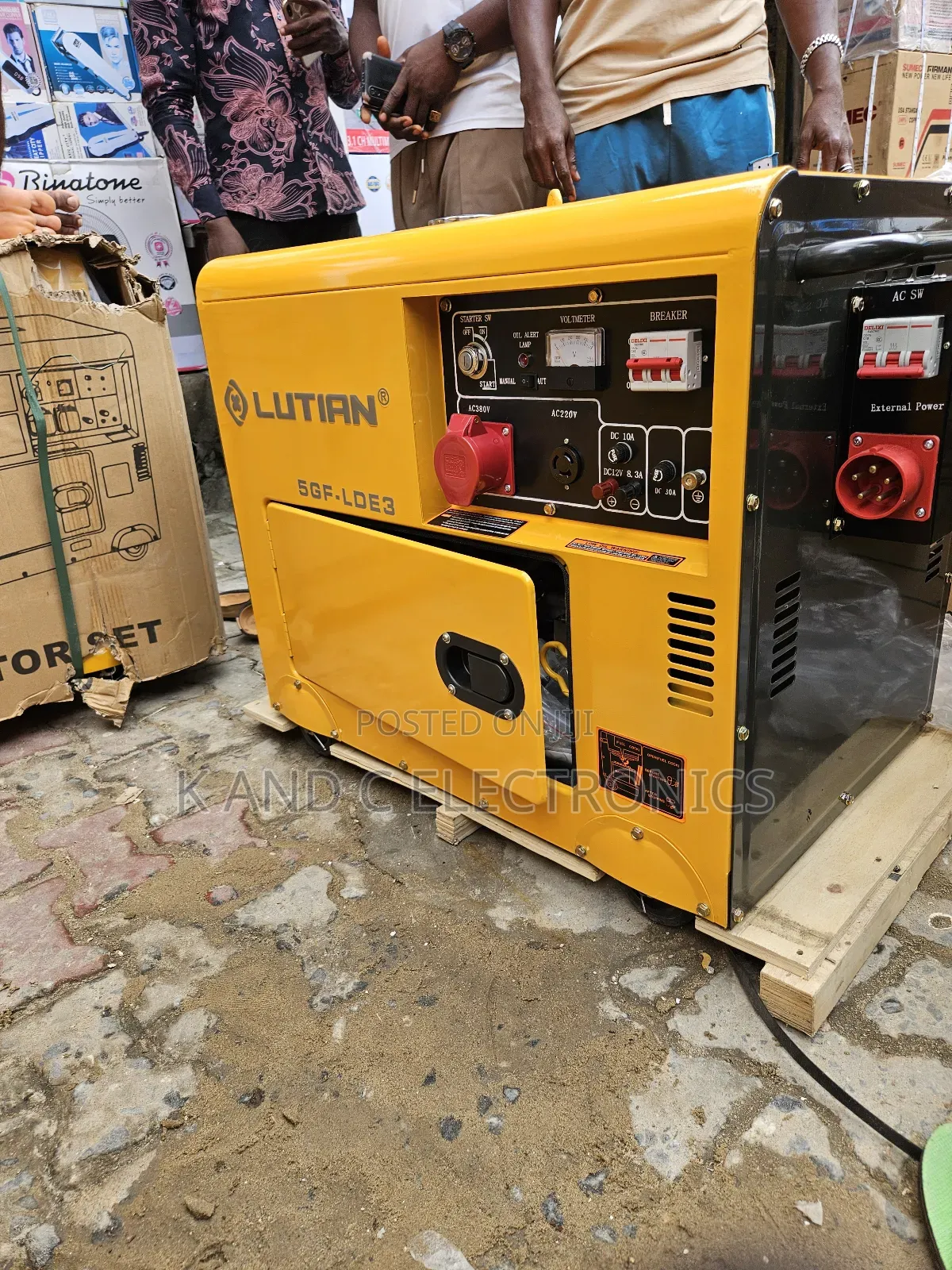 Lutina 10kva Diesel Soundproof Generator 3 Face