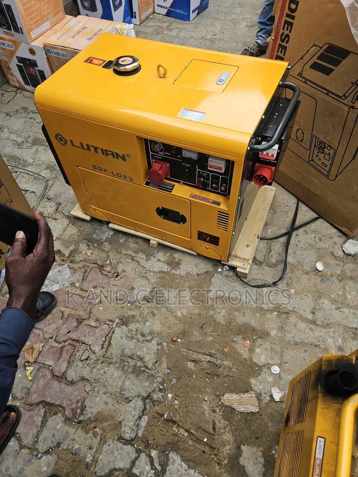 Lutina 10kva Diesel Soundproof 3face Generator