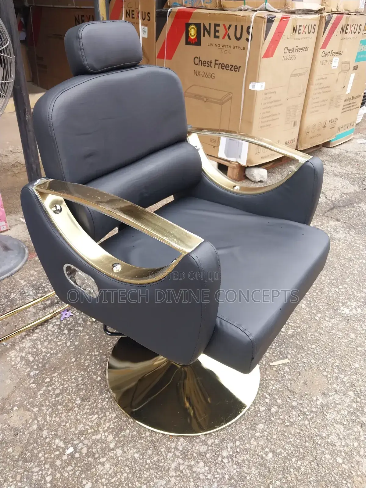 Golden Barbing/Saloon Chair