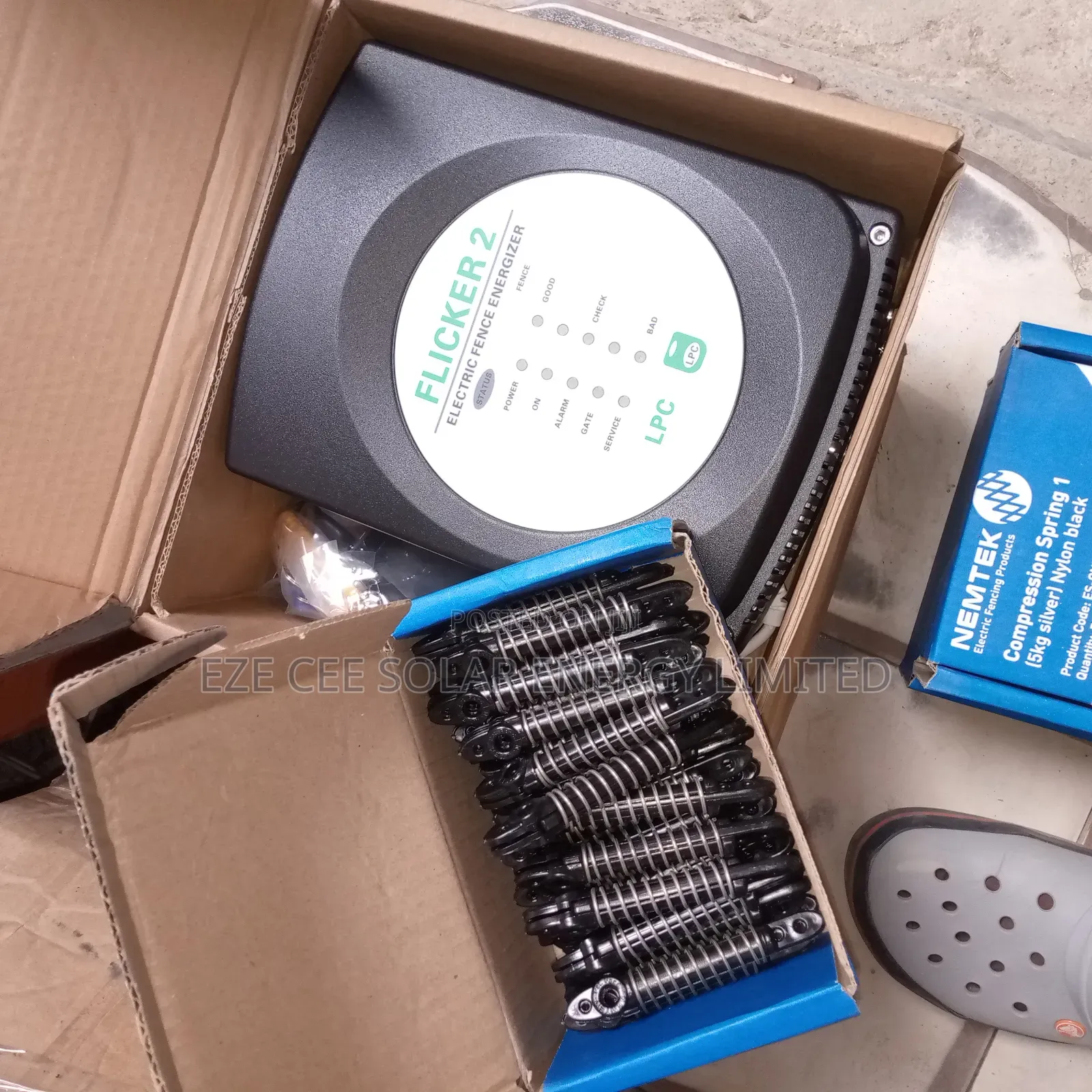 Flicker 2 Electric Fence Wire Energizer