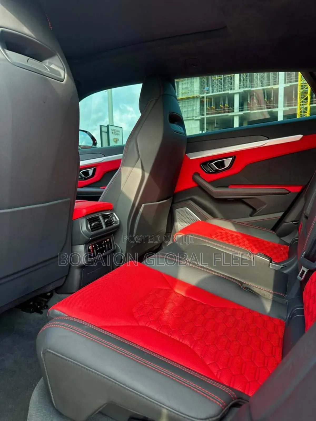 Lamborghini Urus for Rent (Black)