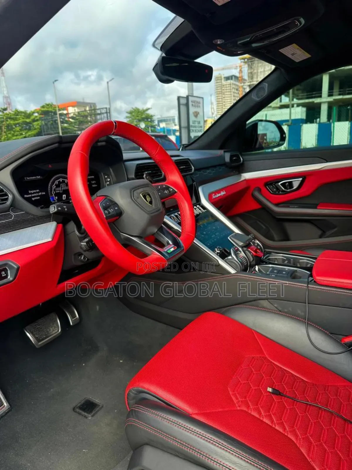 Lamborghini Urus for Rent (Black)