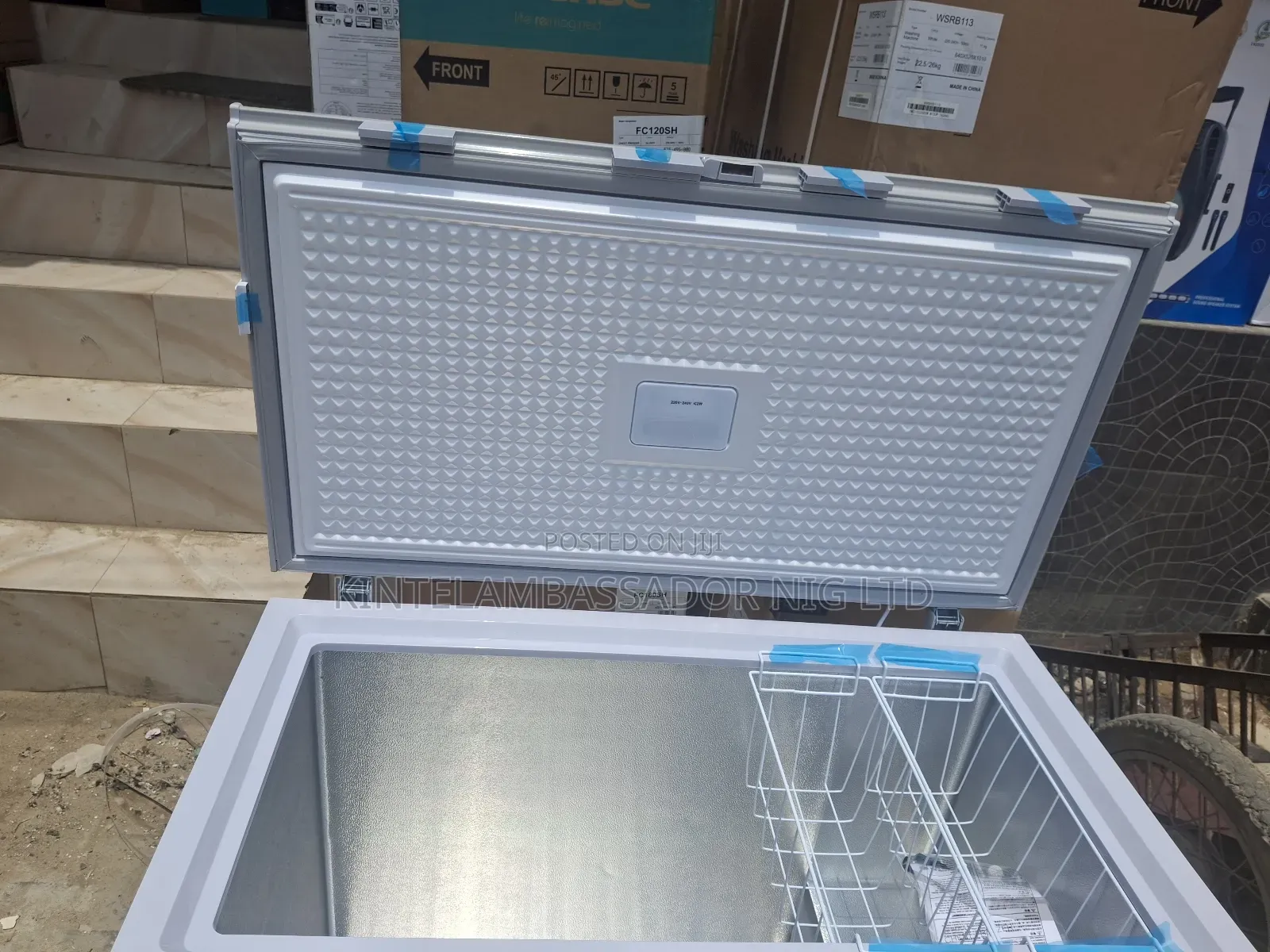 Lg Single Door Chest Freezer