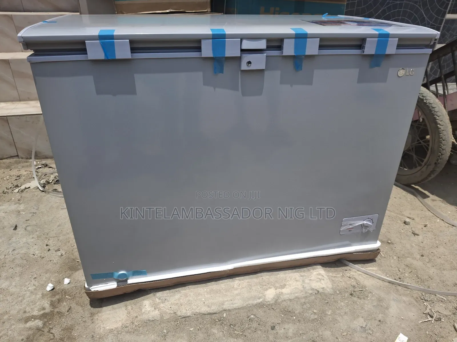 Lg Single Door Chest Freezer