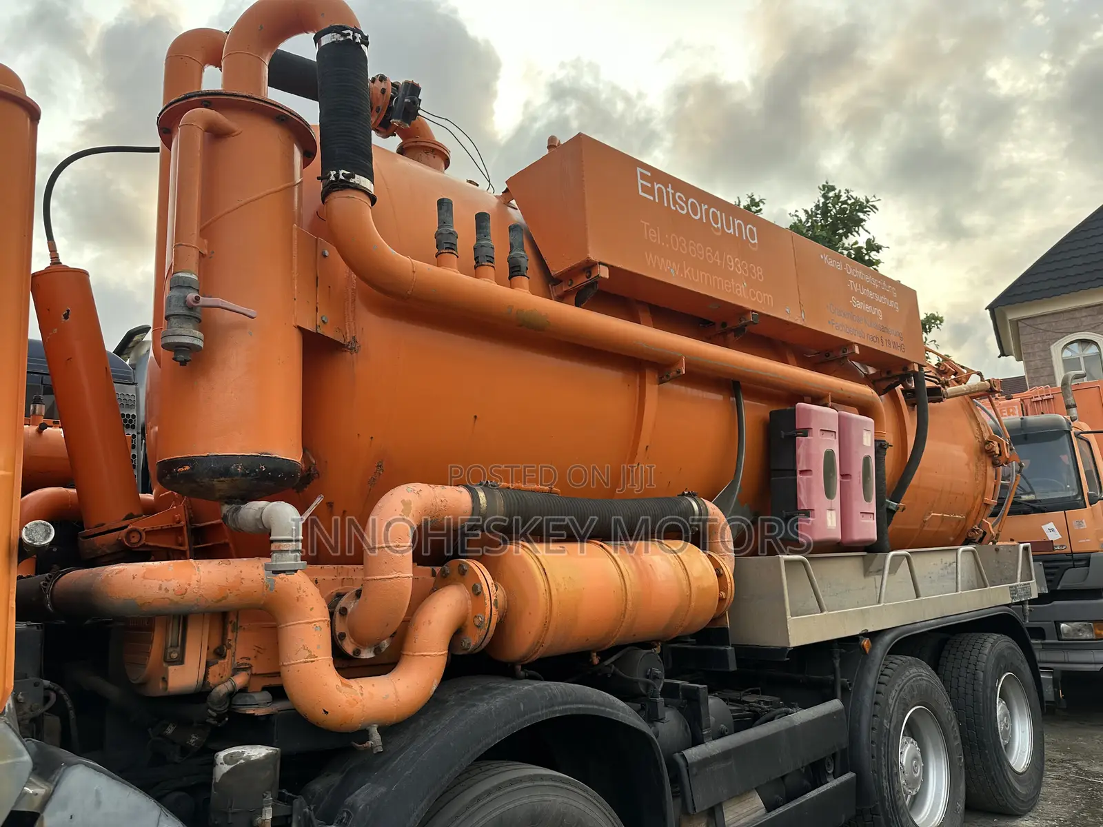 Liters Man Sewage Truck 2002 Orange