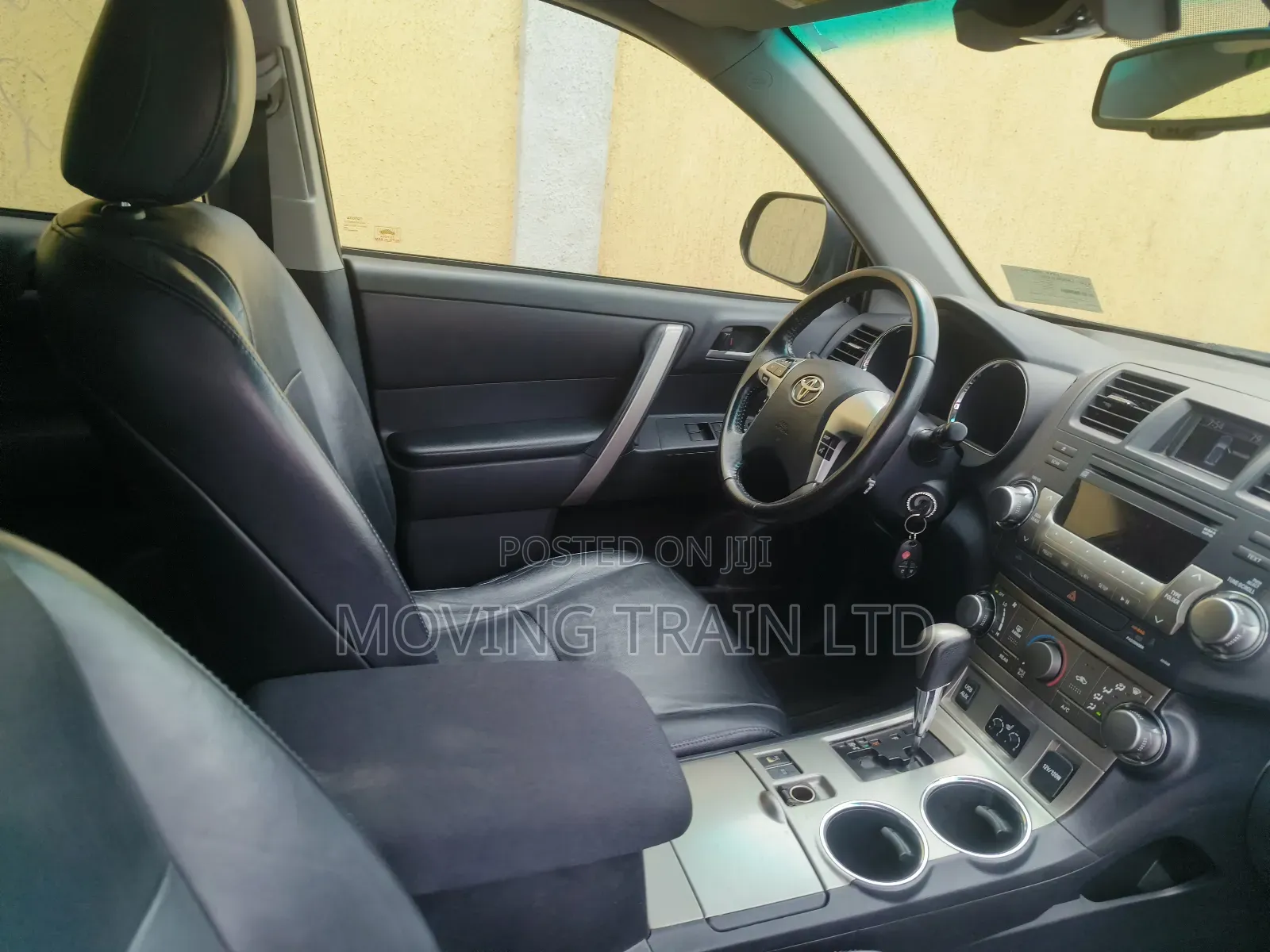 Toyota Highlander SE 2012 Gray