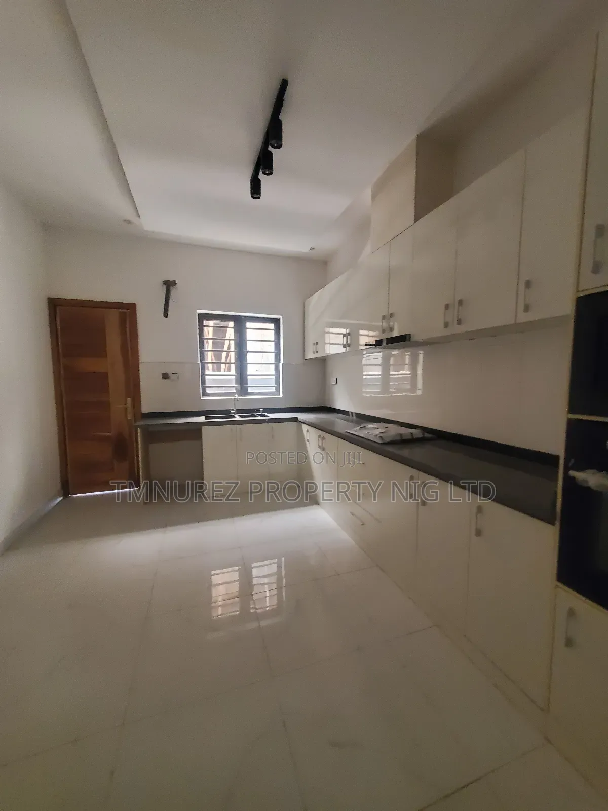 4bdrm Duplex in Lekki Ikaje for sale