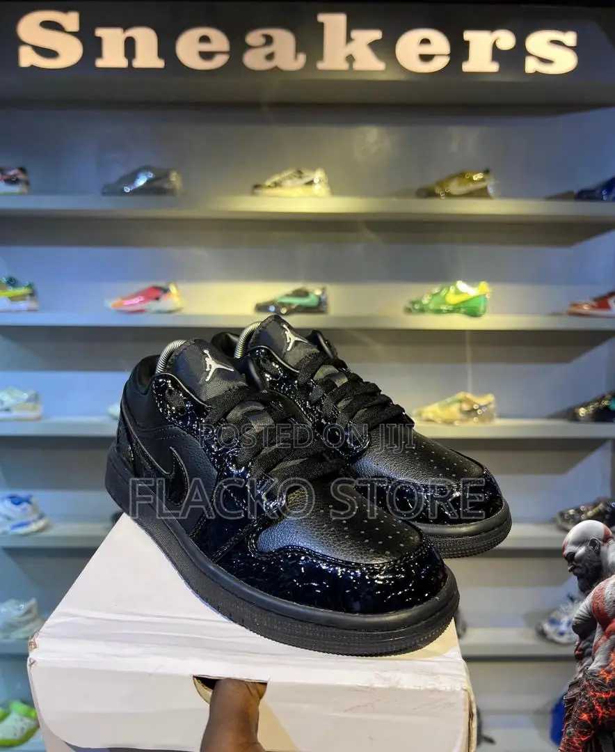 Original Air Jordan 1 Low Se Patent Elephant Black Sneakers