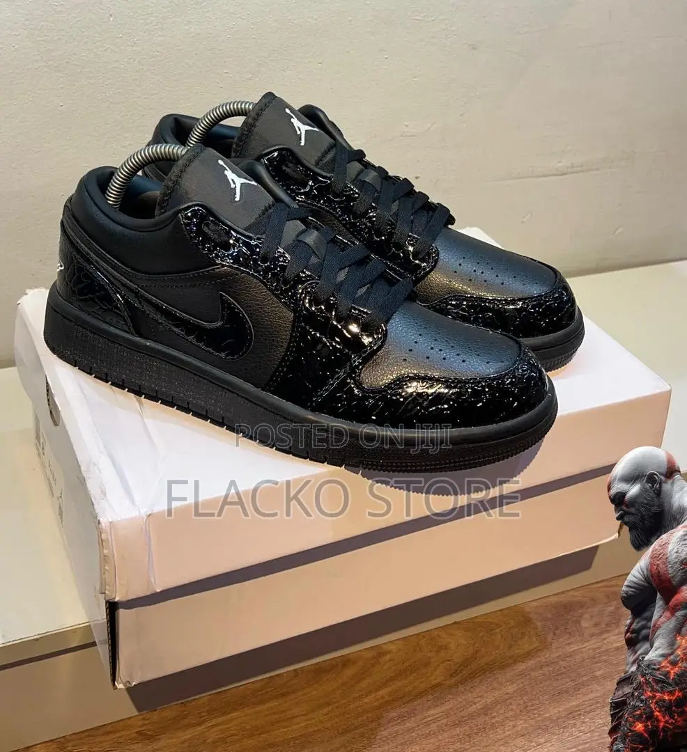 Original Air Jordan 1 Low Se Patent Elephant Black Sneakers