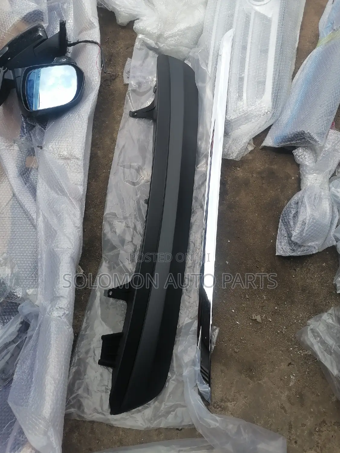 Highlander 2012 Back Bumper Plastic and Shinning