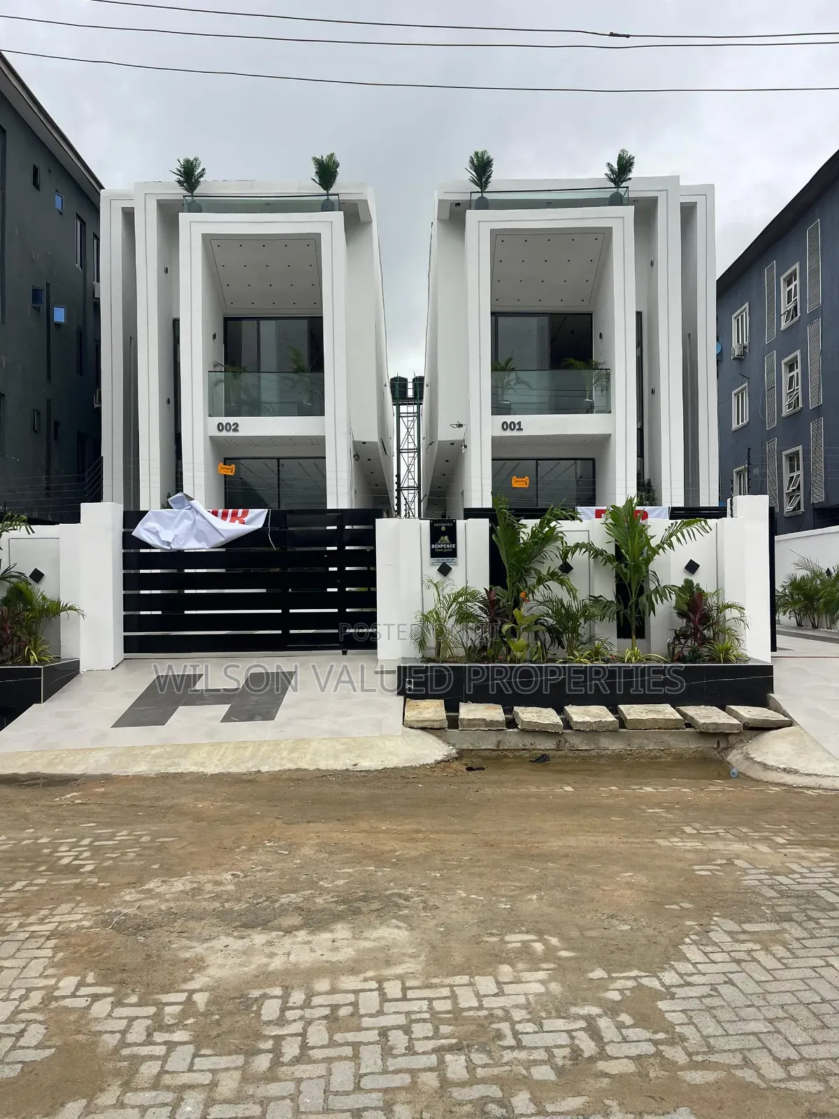 5bdrm Duplex in Wvp Homes, Chevron for sale