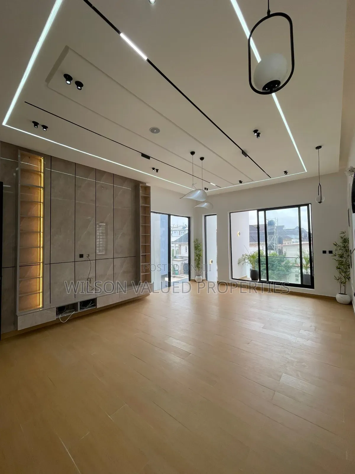 5bdrm Duplex in Wvp Homes, Chevron for sale