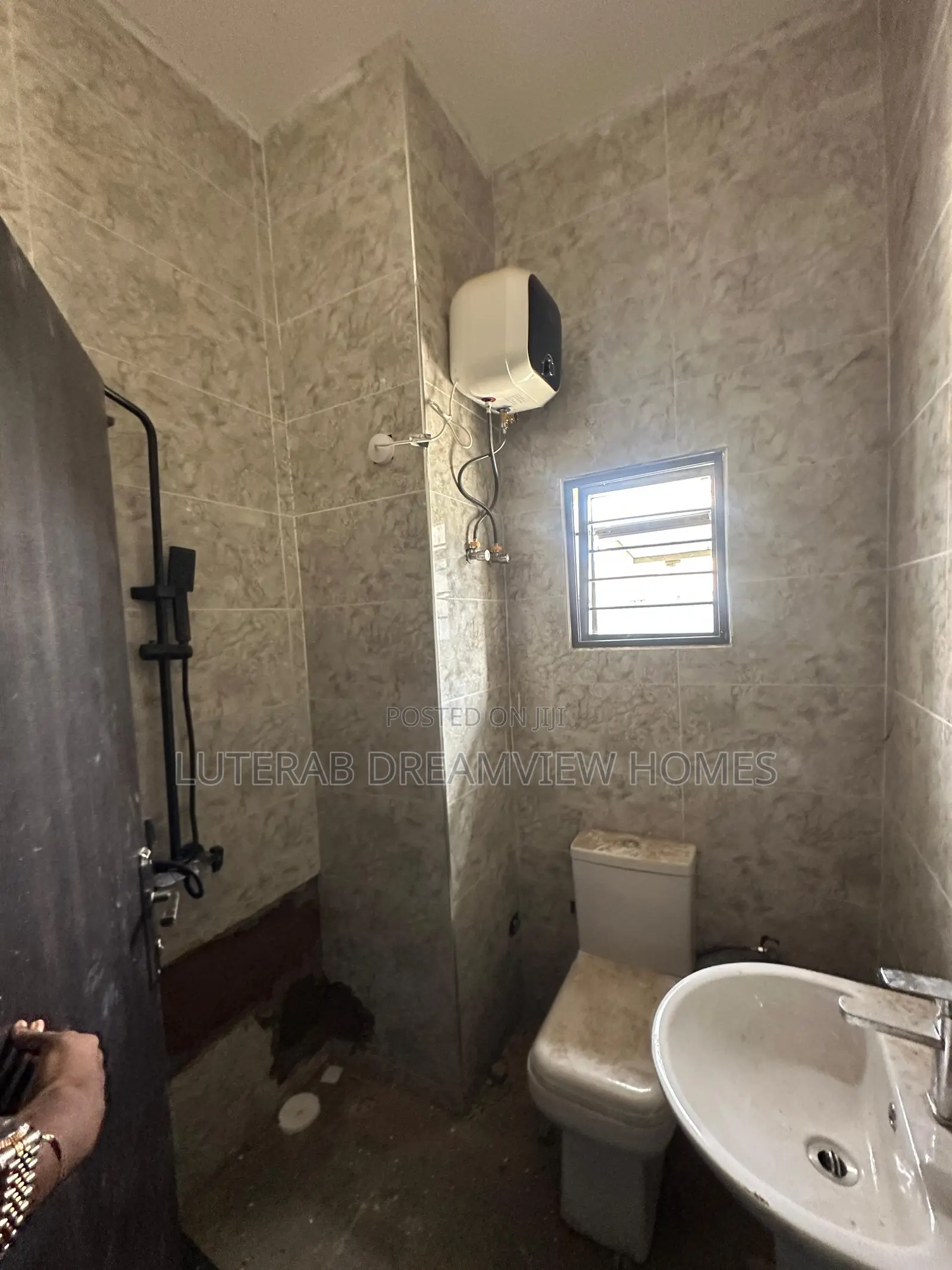 2bdrm Block of Flats in Jahi By Gilmor for rent