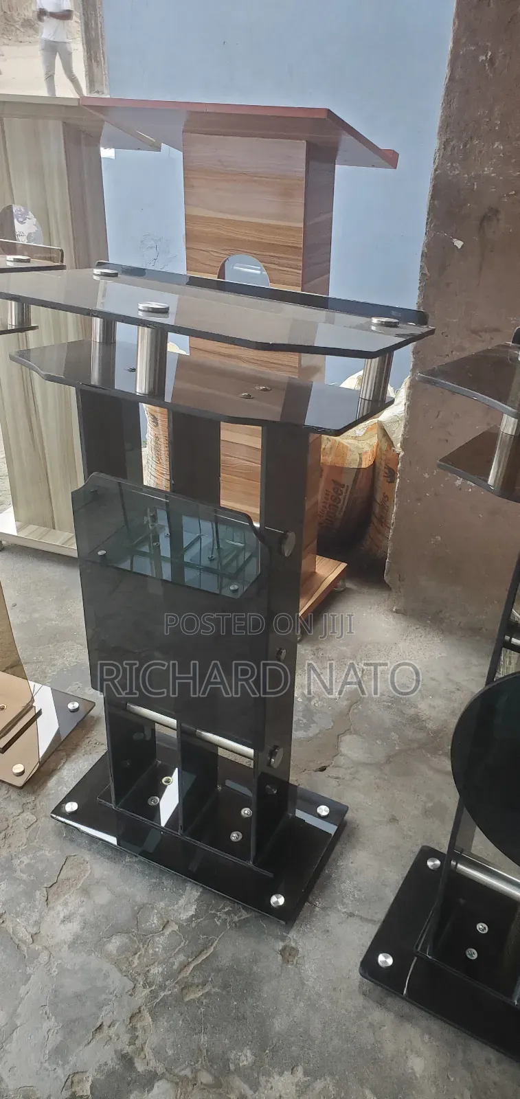 Joyous Flow Glas Pulpit