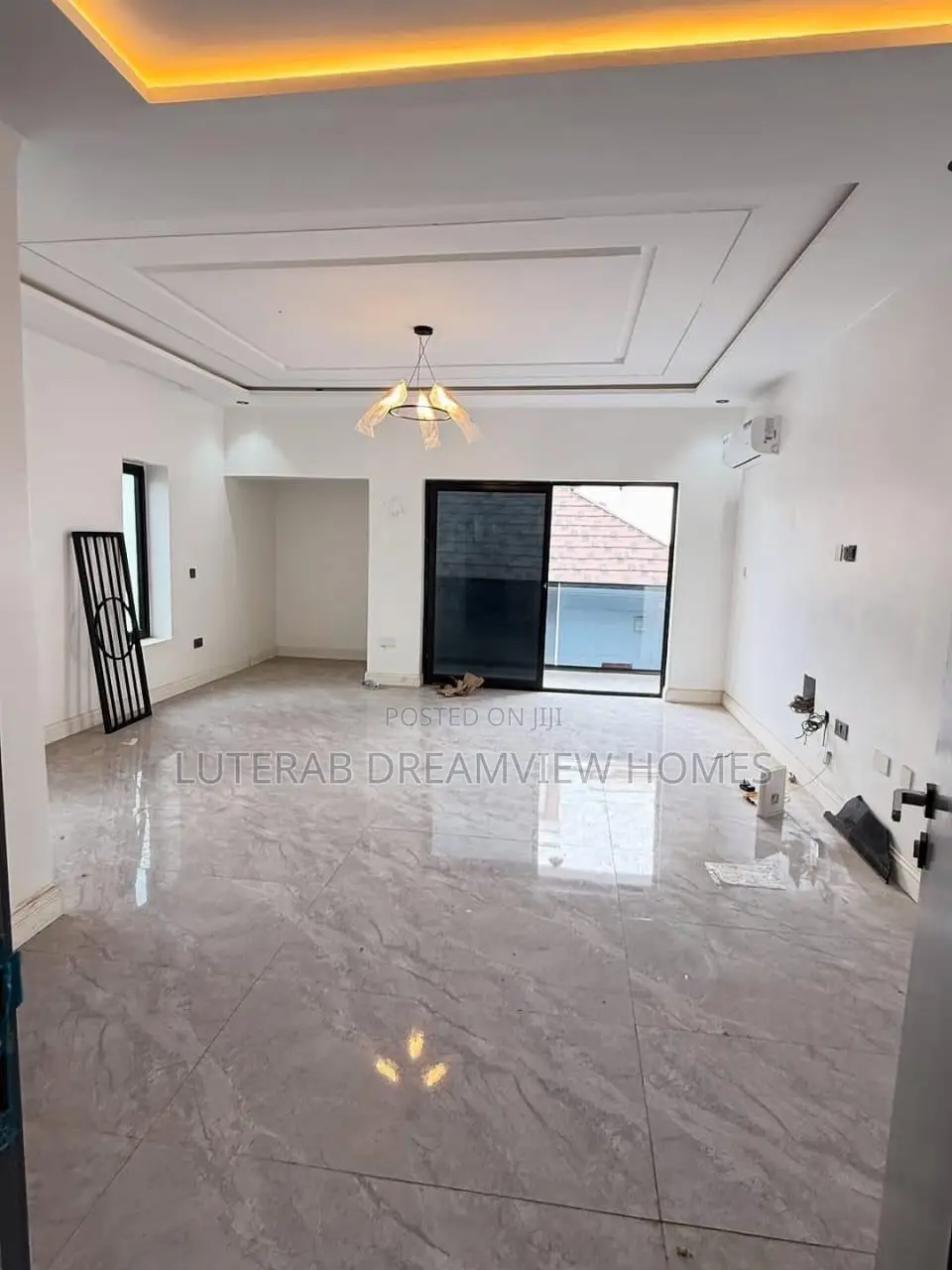 4bdrm Townhouse / Terrace in Fully Tarred Road, Jabi for rent