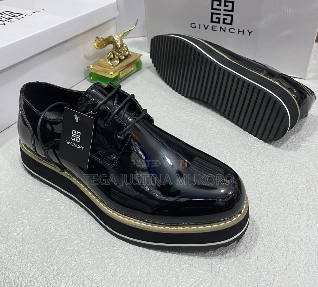Givenchy Glossy Leather Solid Sole Flat Shoes
