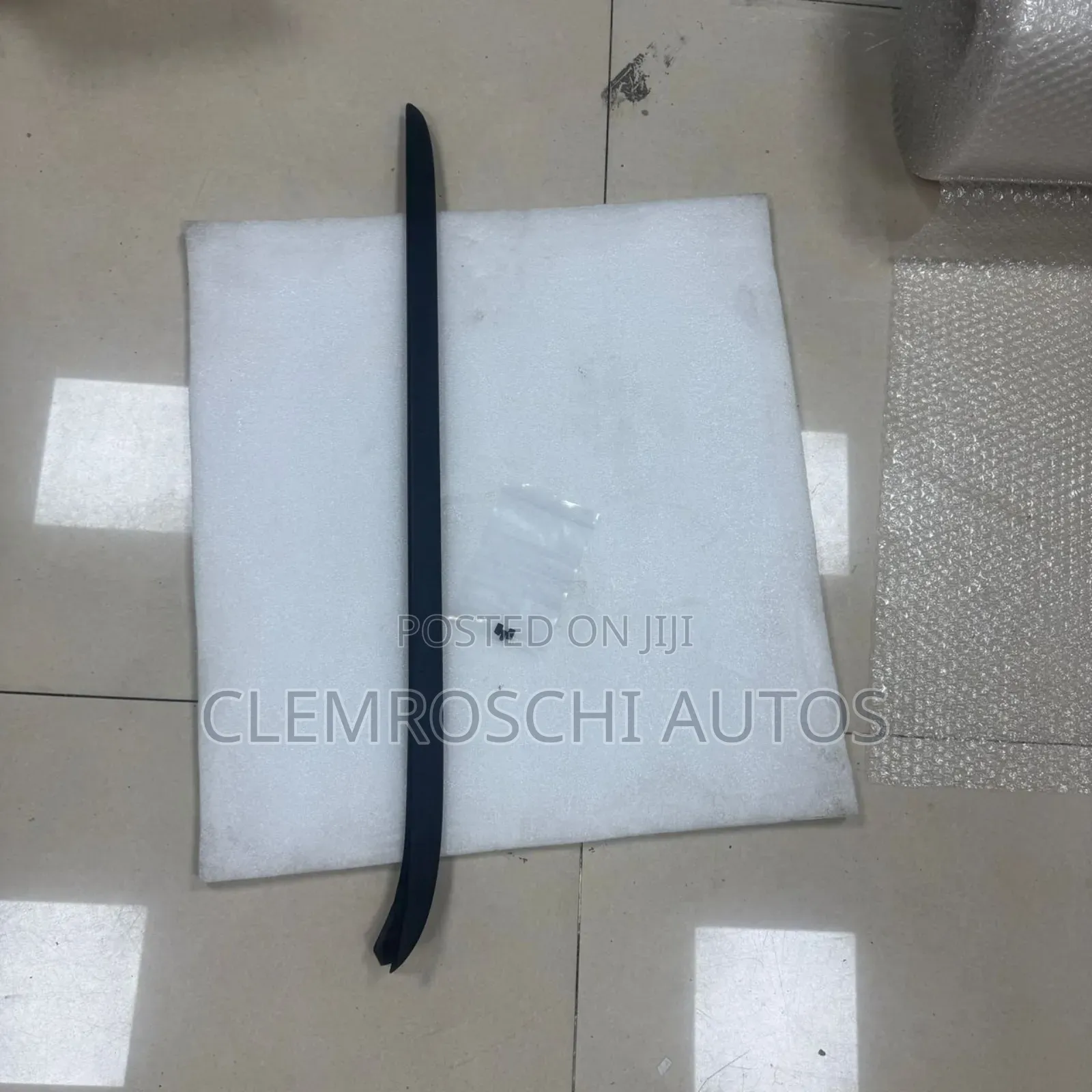 High Quality Certified Front Side Windscreen Chrome Bentley Bentayga.