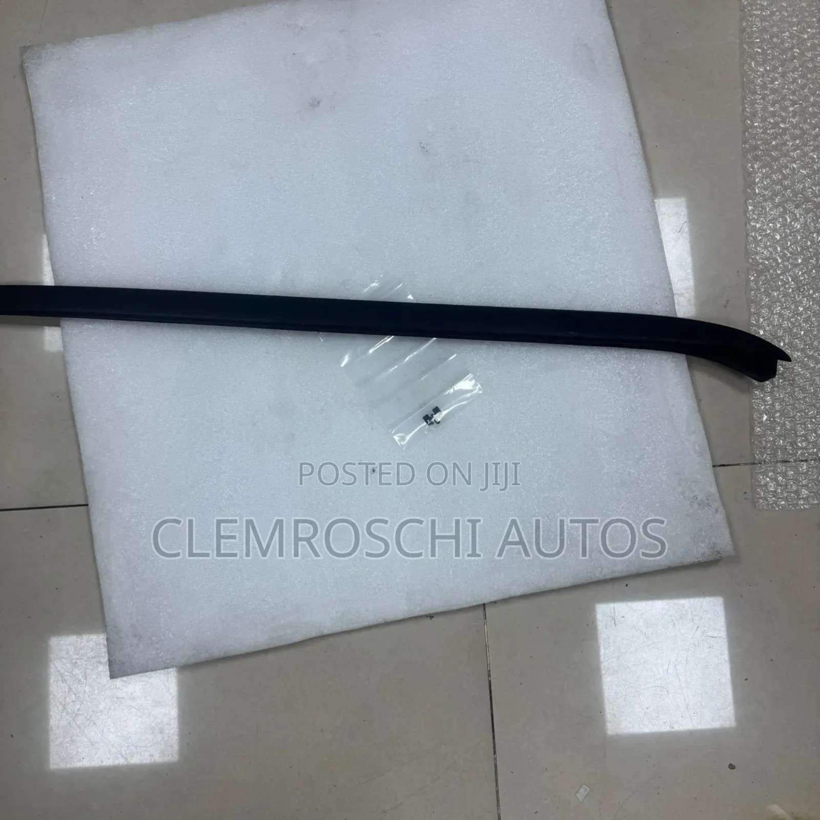 High Quality Certified Front Side Windscreen Chrome Bentley Bentayga.