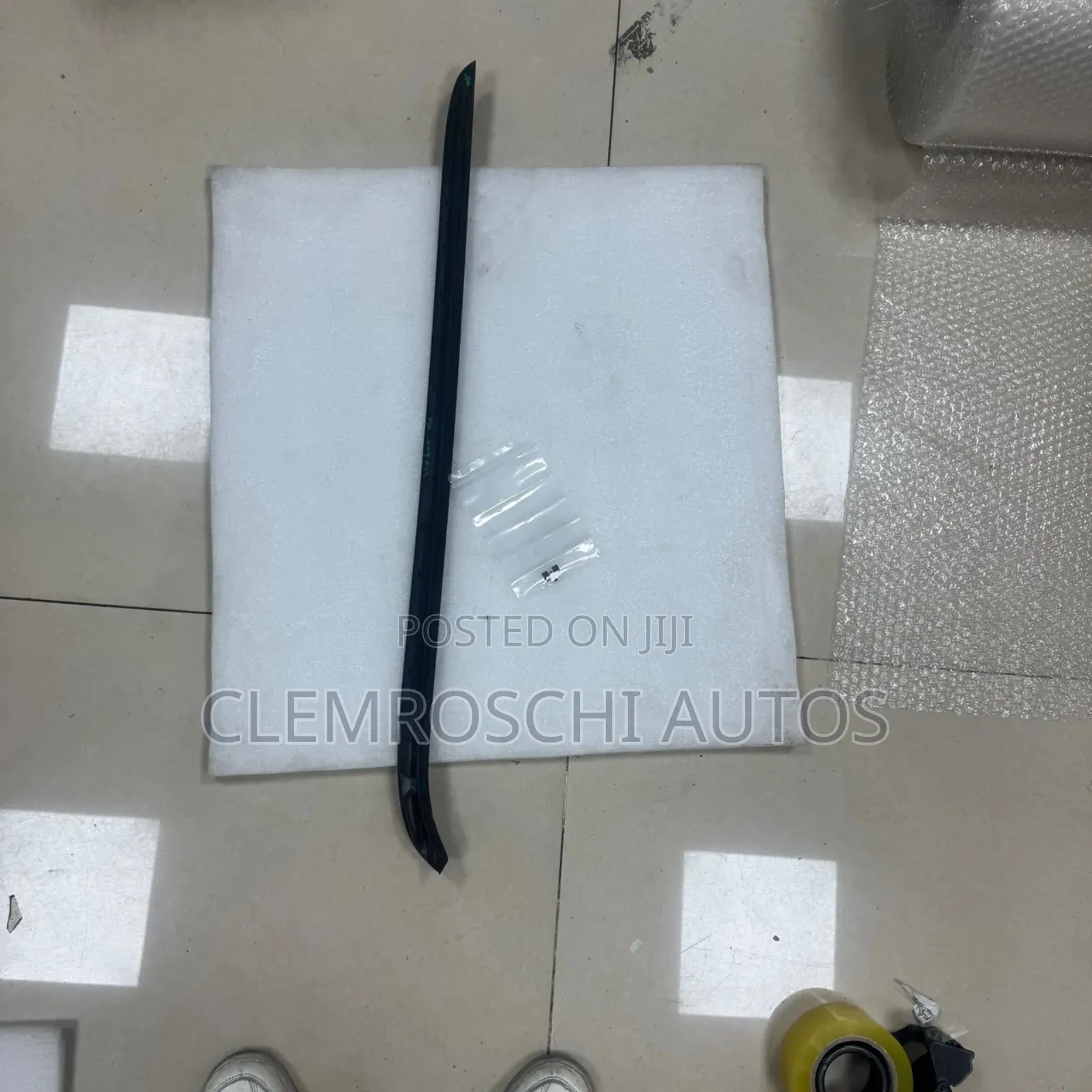 High Quality Certified Front Side Windscreen Chrome Bentley Bentayga.