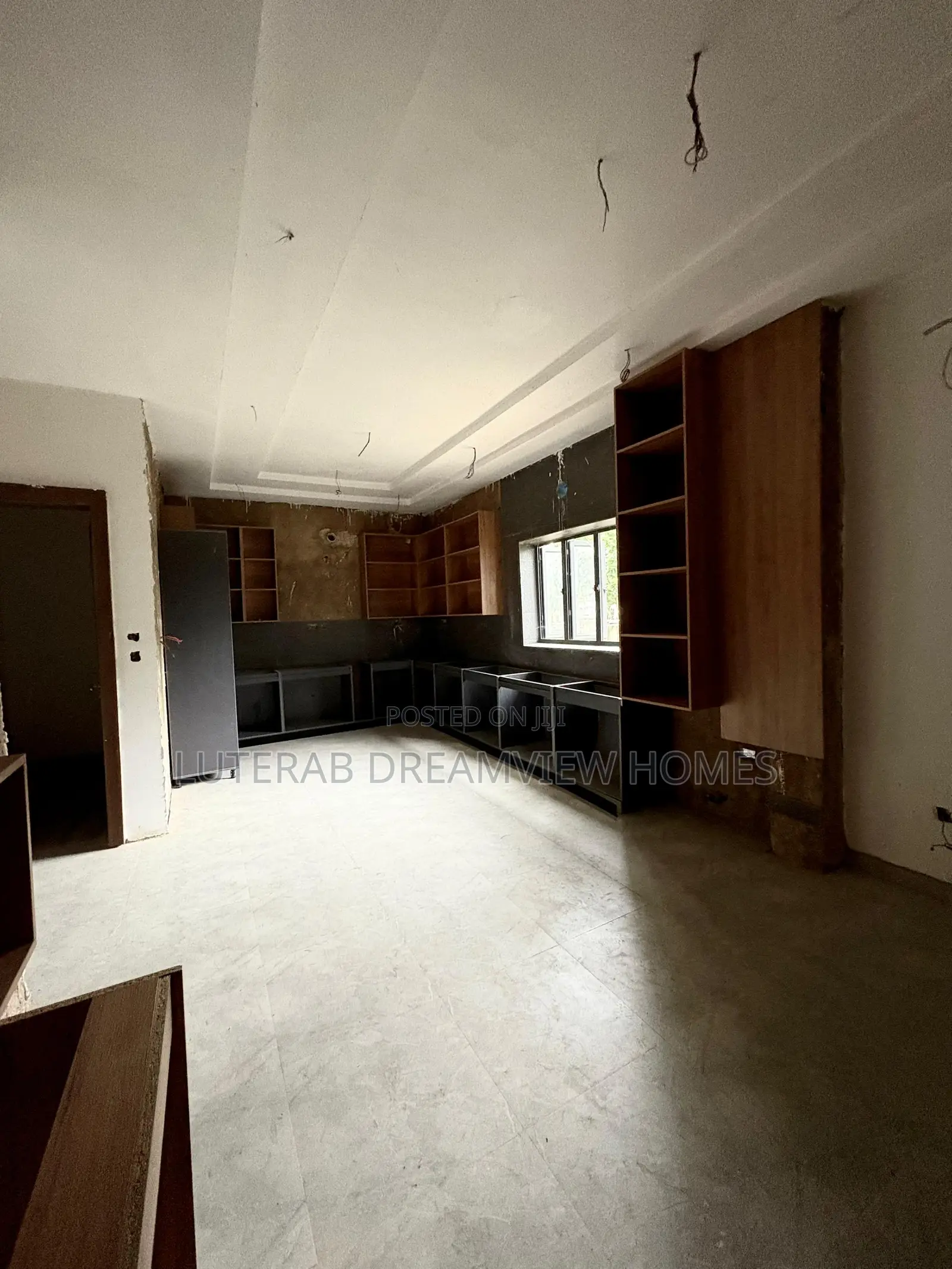 5bdrm Duplex in Tarred Road, Katampe Extension for sale