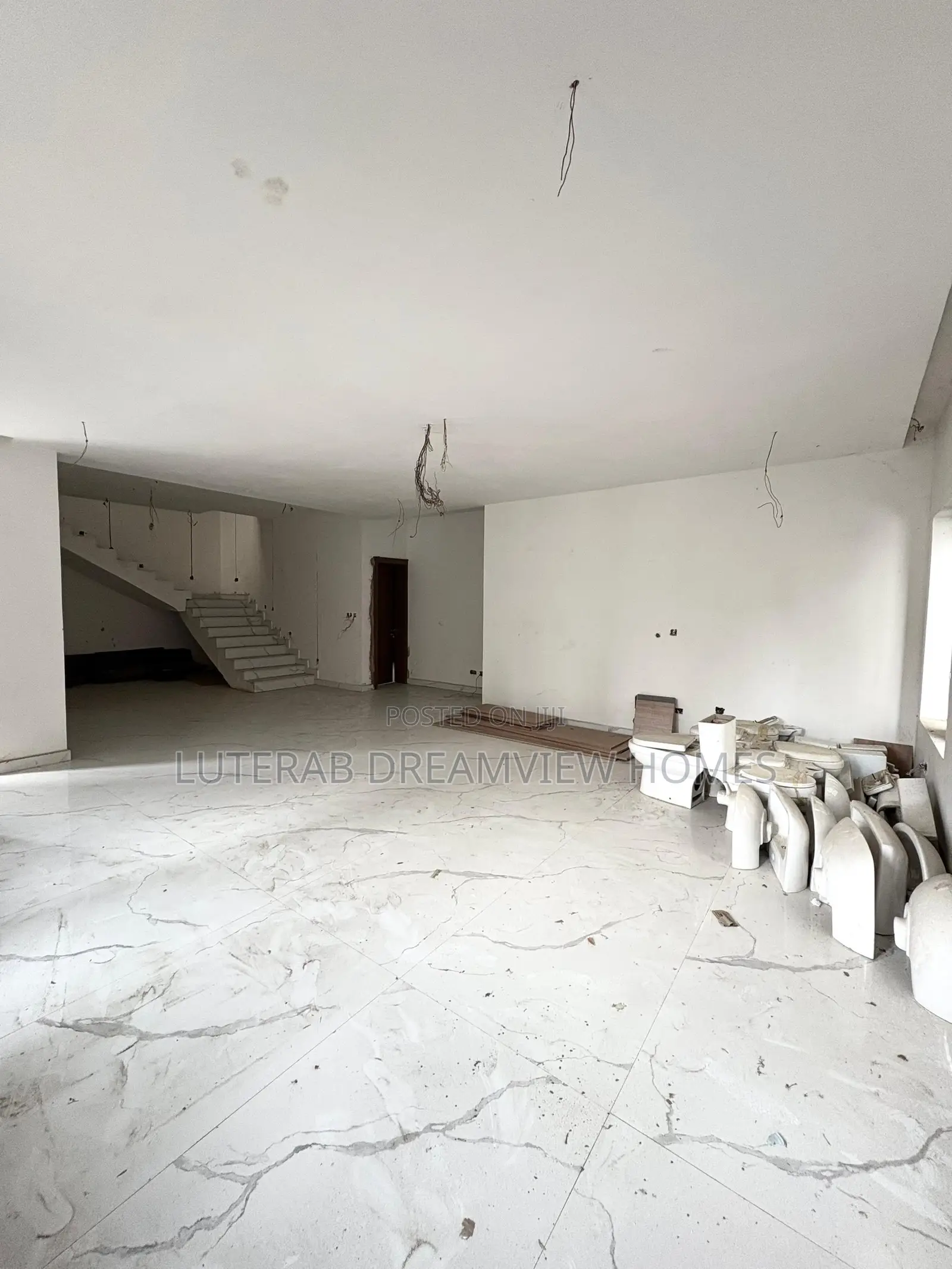 5bdrm Duplex in Tarred Road, Katampe Extension for sale