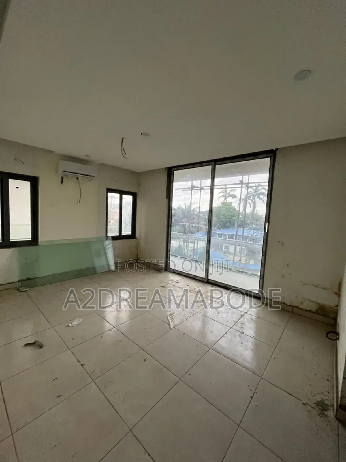 3bdrm Apartment in Ikeja Gra for rent