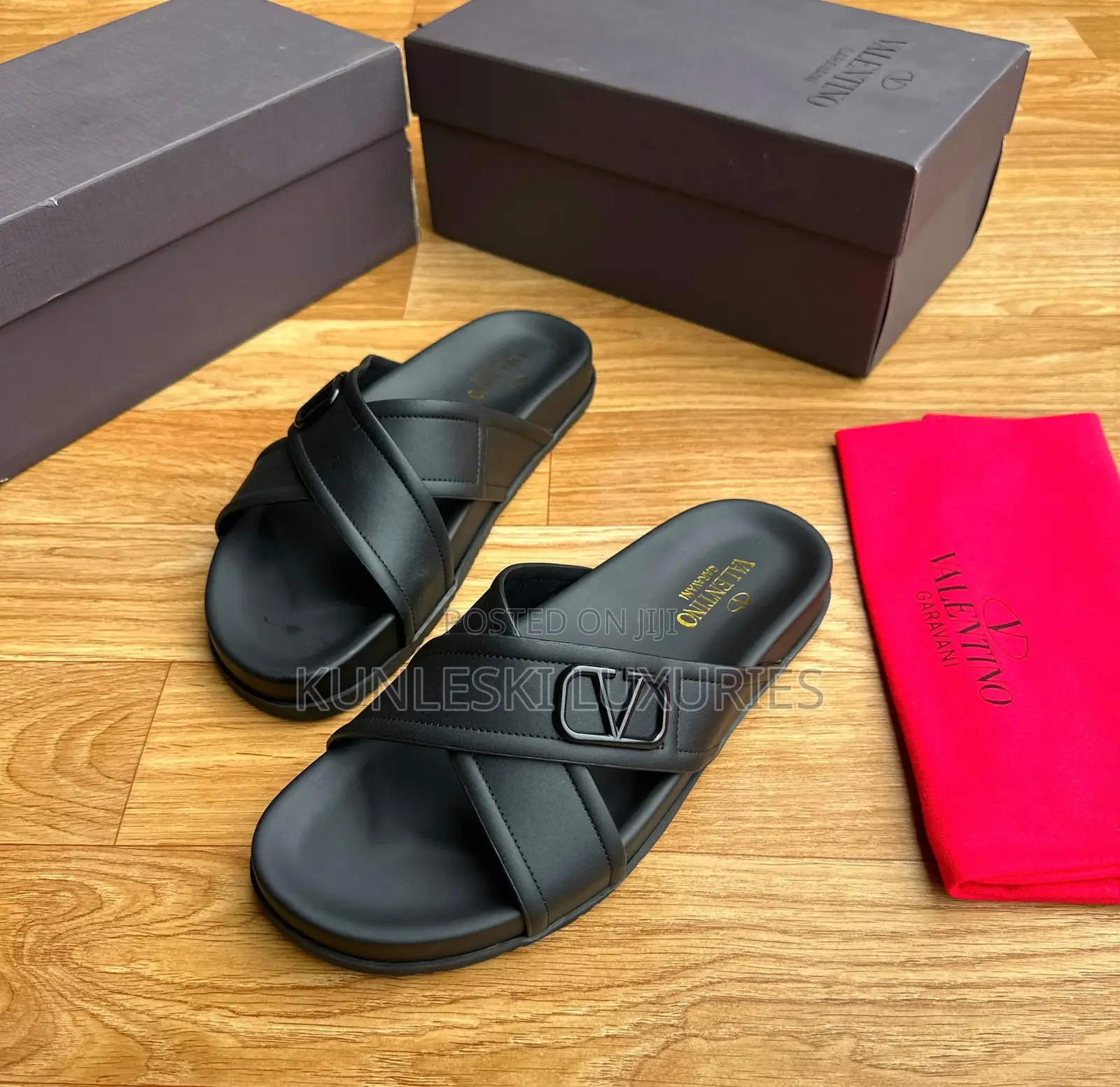 Original Valentino Garavani Leather Slippers in 3 Design