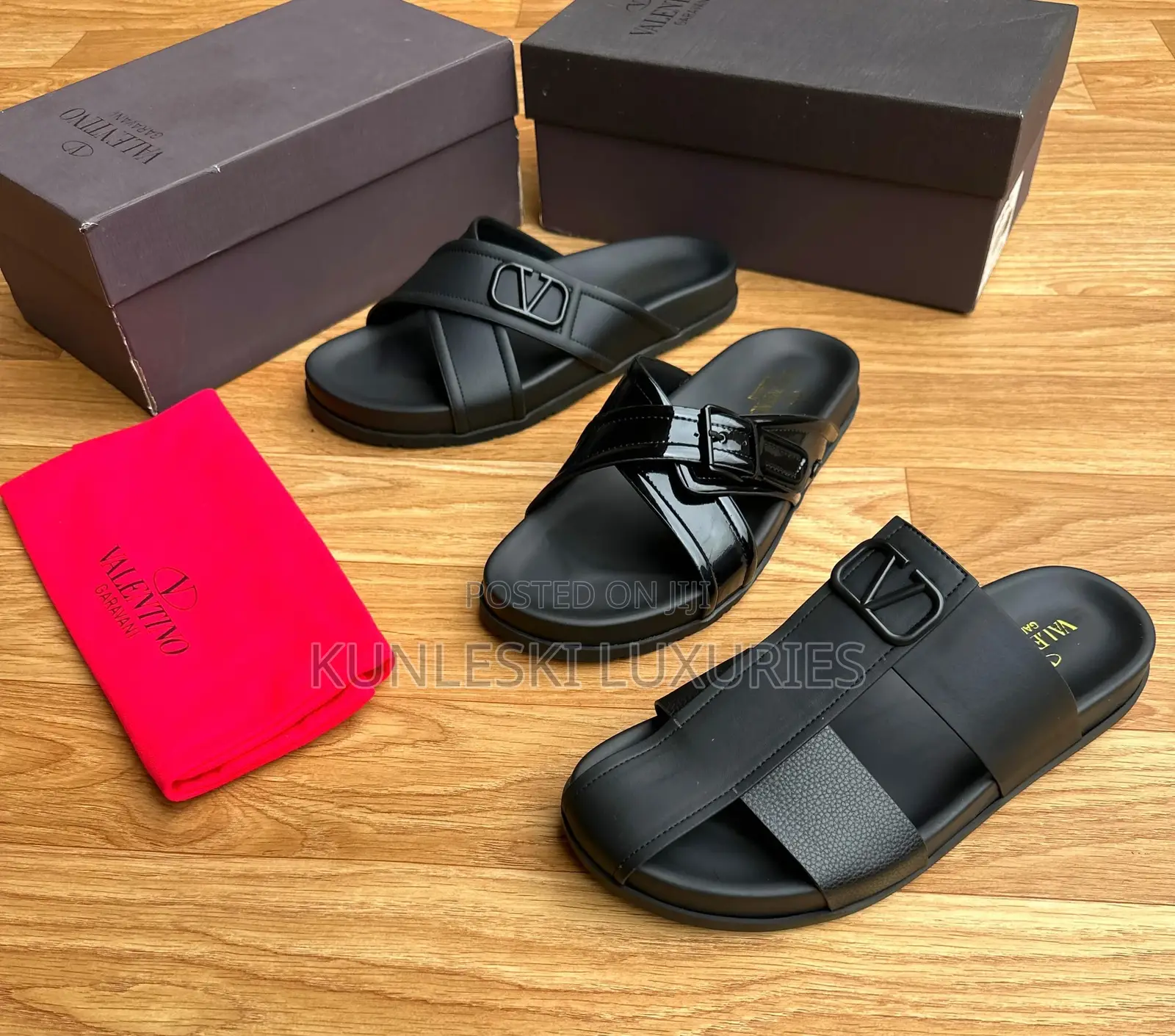 Original Valentino Garavani Leather Slippers in 3 Design