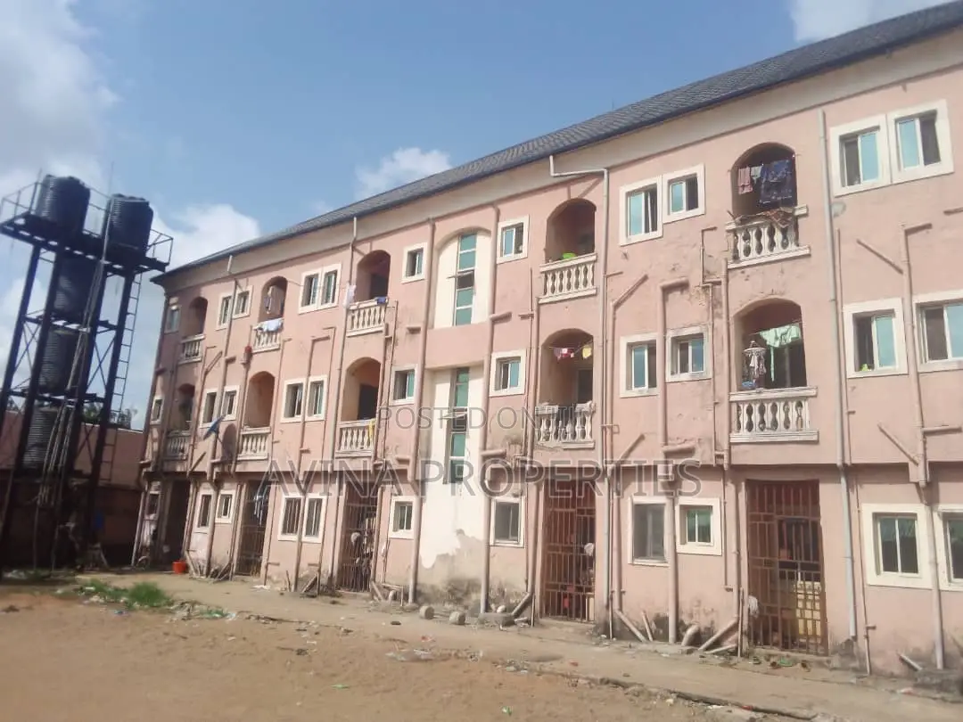 30 Rooms All en-Suite With Extra One Plot on It for Sale in Owerri