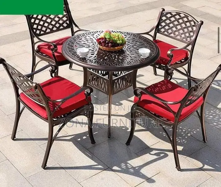 High Quality Foreign Design Cast Aluminum Outdoor Table and Chairs