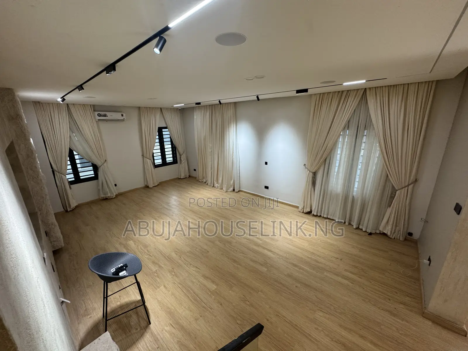 5bdrm Duplex in Guzape Main Abuja for sale