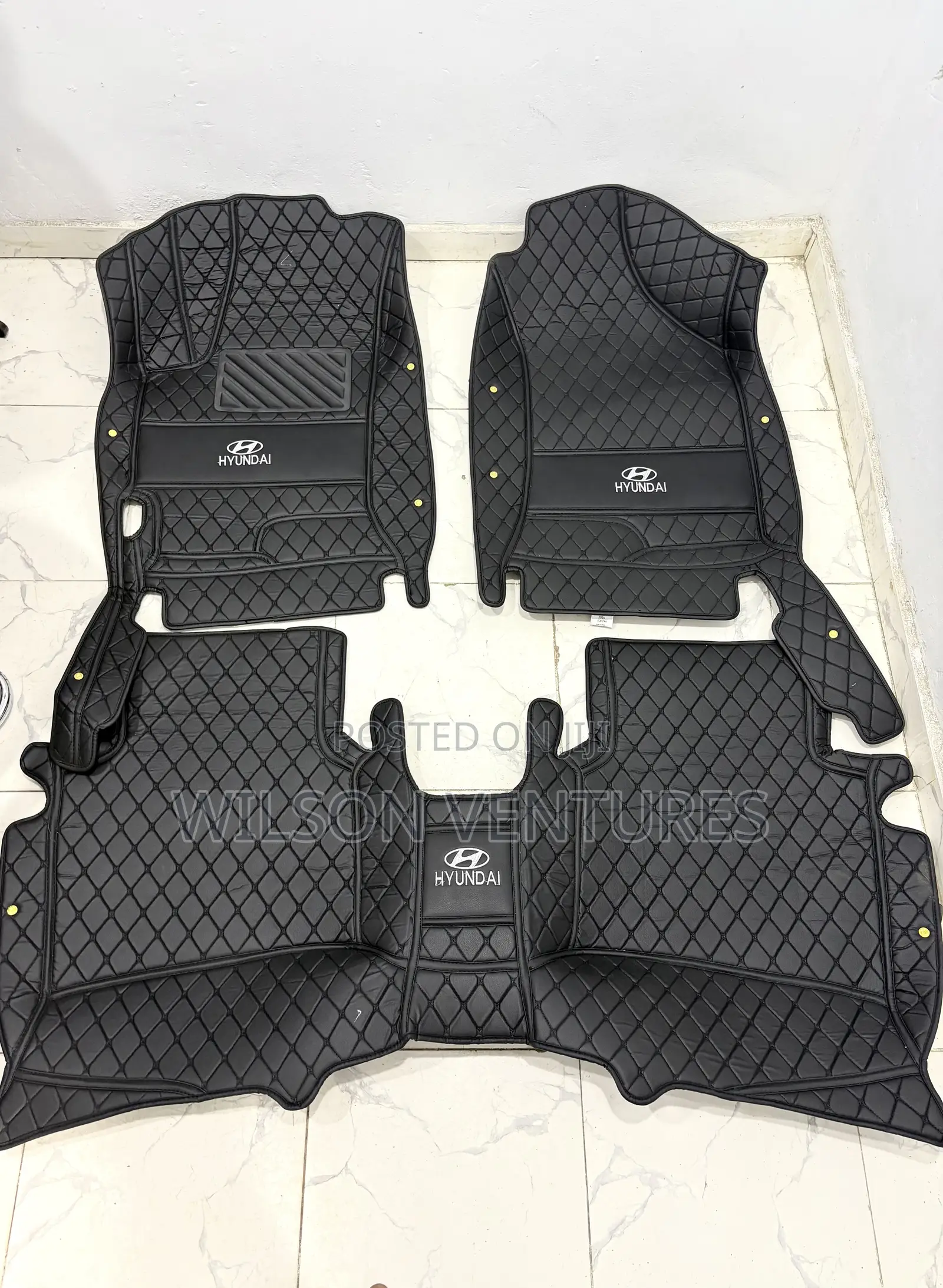 Hyundai Elantra Tiles Logo Mat Plain Black
