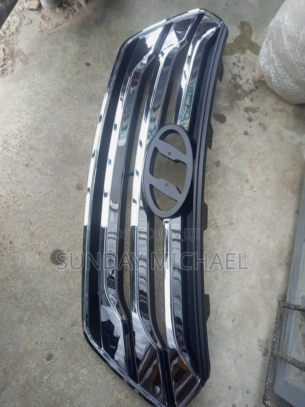 Front Grille for Hyundai Santa Fe 2013