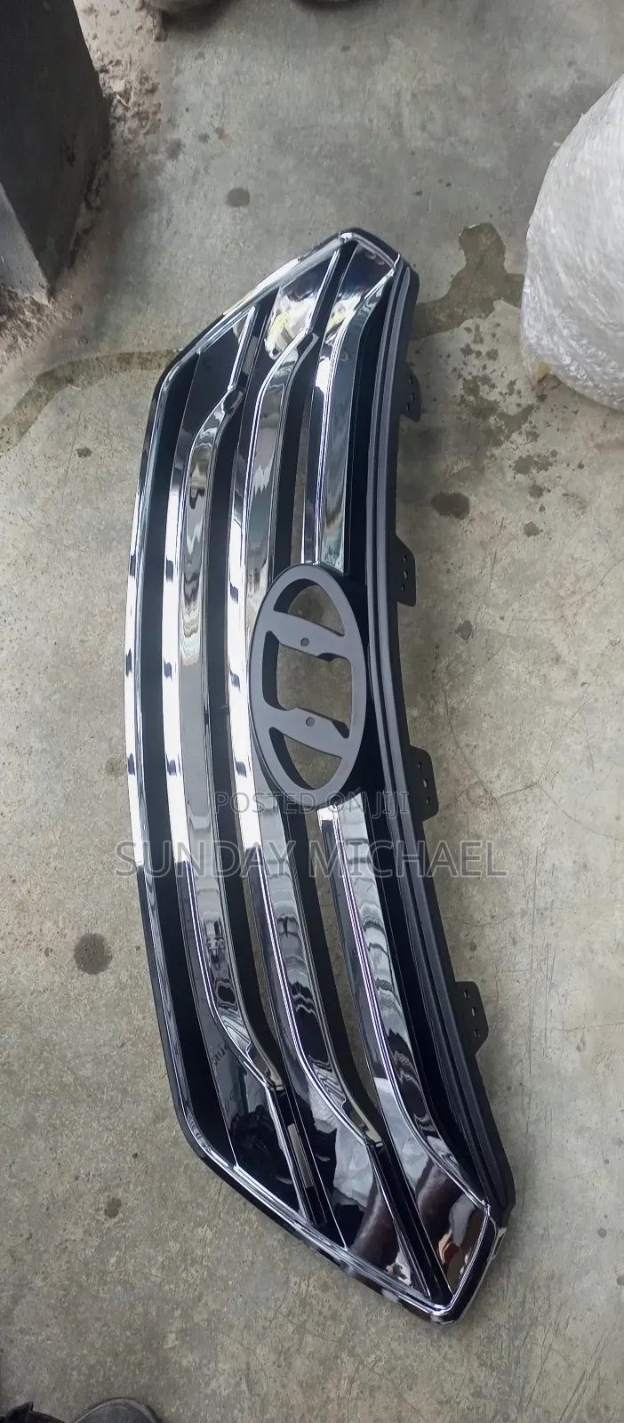 Front Grille for Hyundai Santa Fe 2013