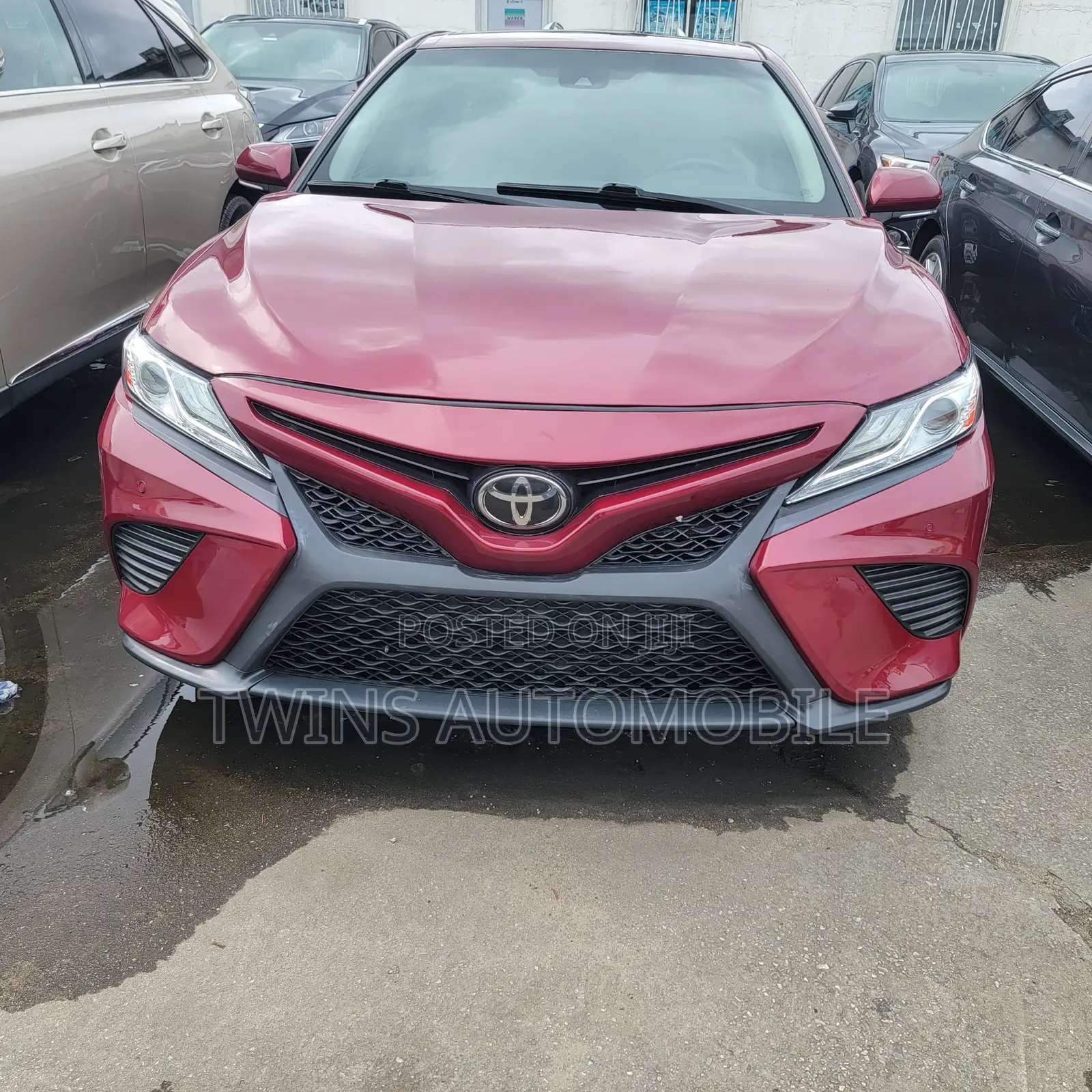 Toyota Camry XSE FWD (2.5L 4cyl 8AM) 2018 Red