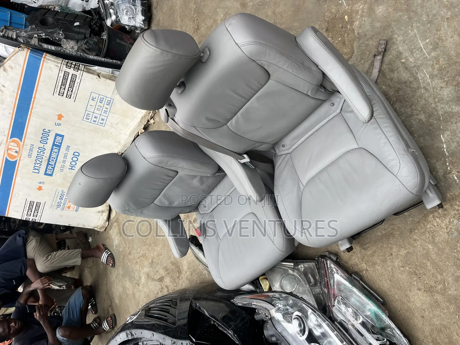2 Middle Seat Toyota Sienna 2004-08 Available