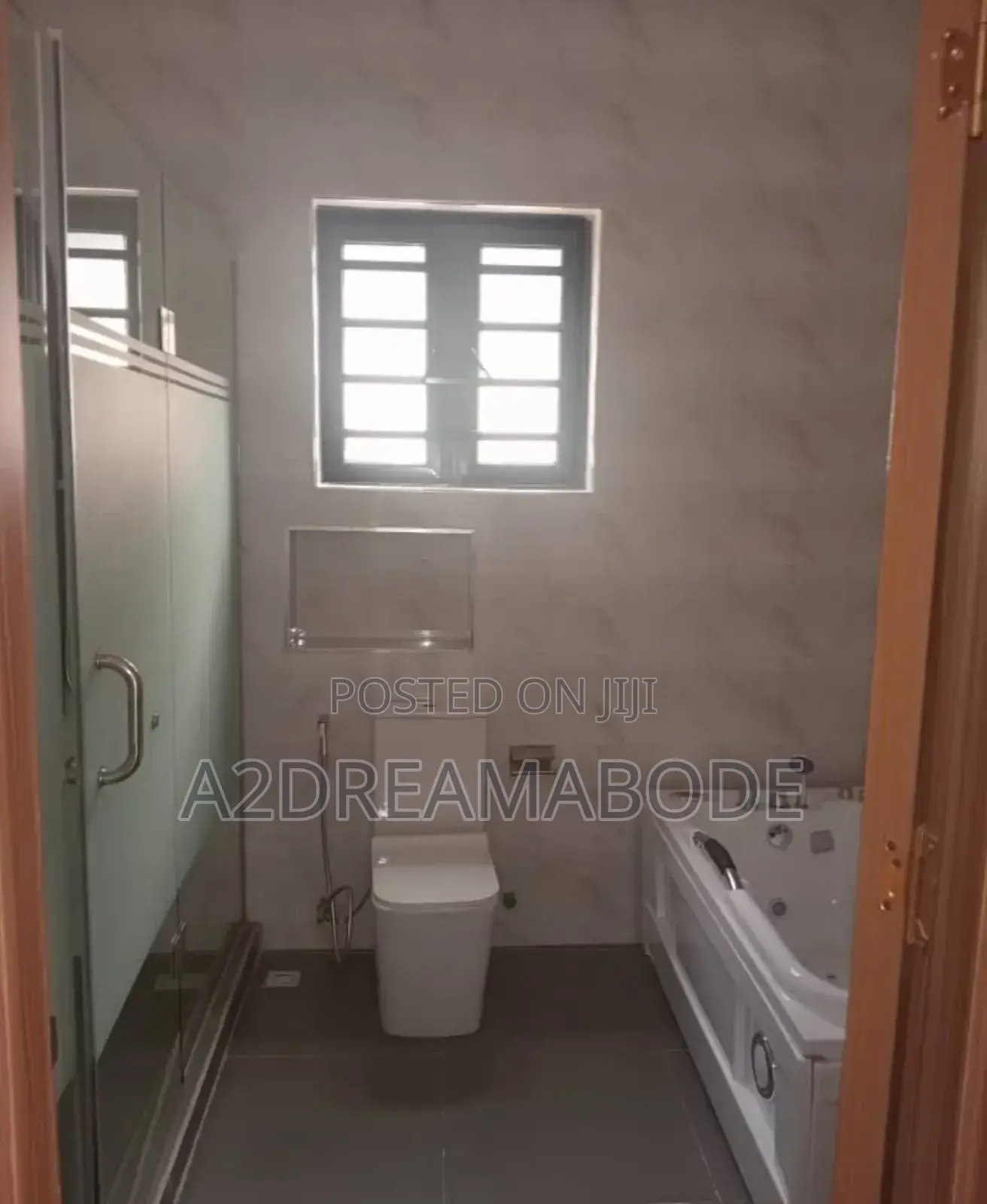 5bdrm Duplex in Omole Phase 2, Ikeja for sale